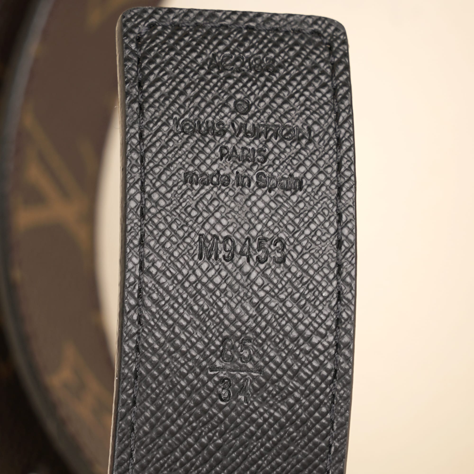 LV Initiales Reversible Belt 85 - LOUIS VUITTON - Affordable Luxury image