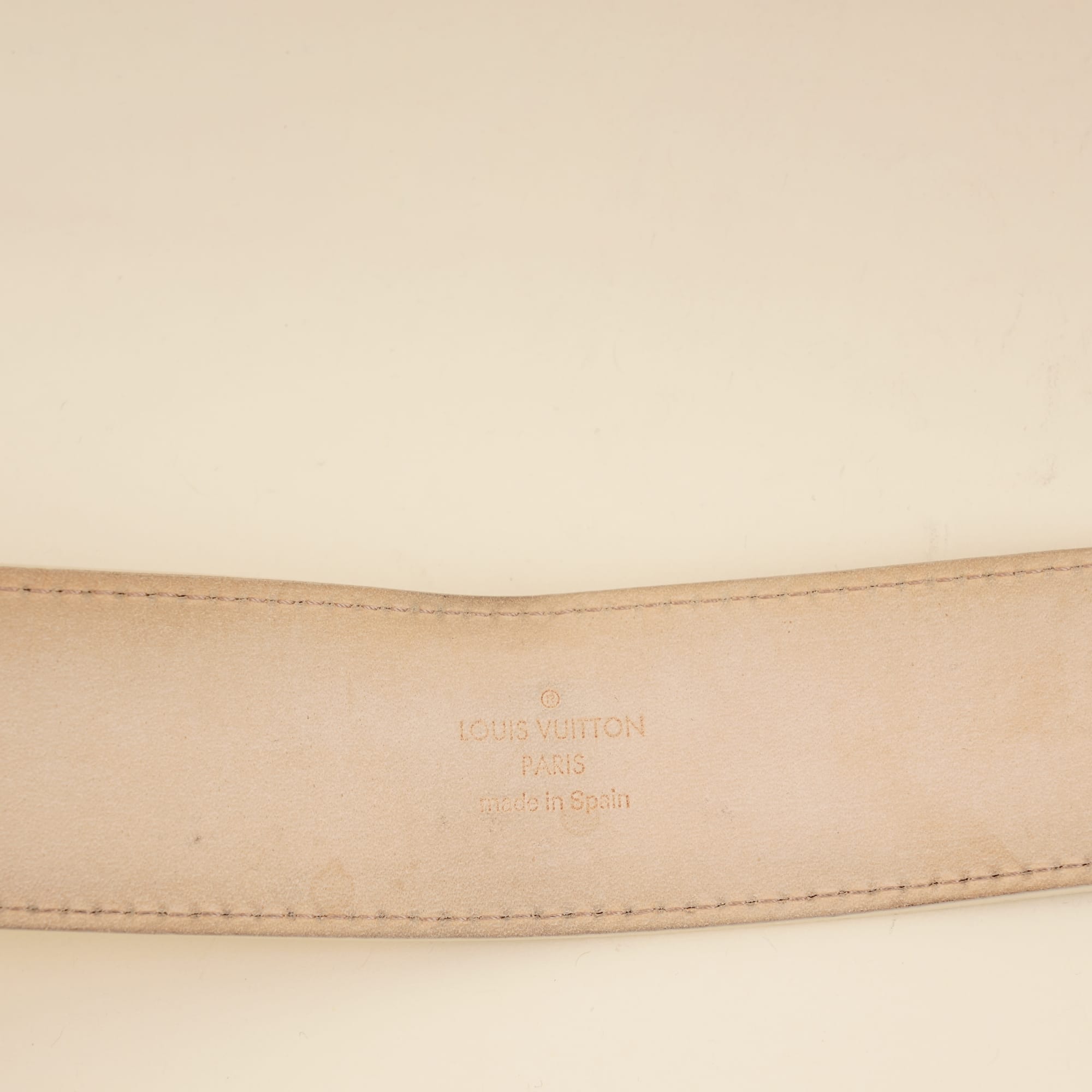 LV Initials 40MM Belt - LOUIS VUITTON - Affordable Luxury image