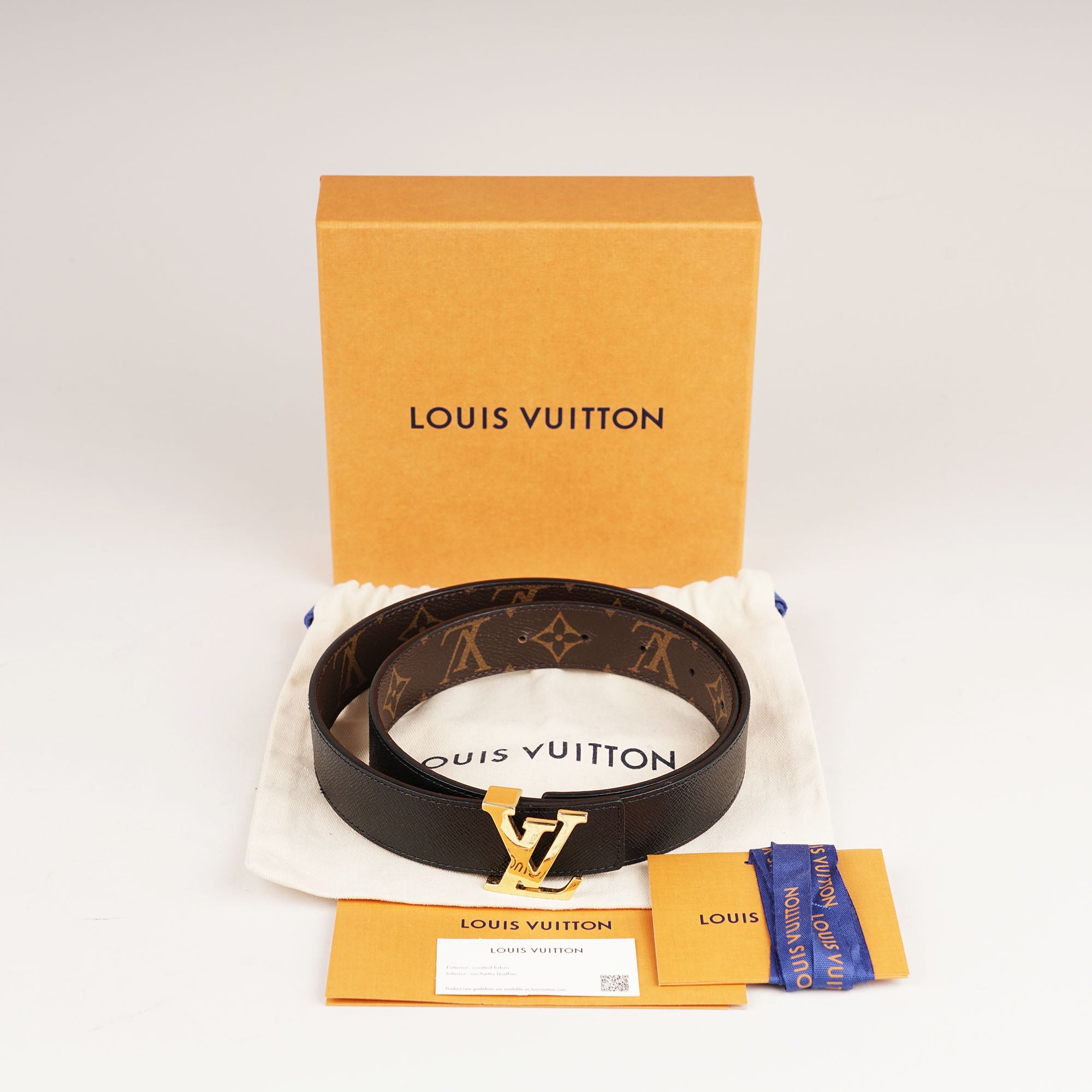 LV Initials Reversible Belt 75 - LOUIS VUITTON - Affordable Luxury image