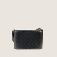 Mat Alston Shoulder Bag - LOUIS VUITTON - Affordable Luxury thumbnail image