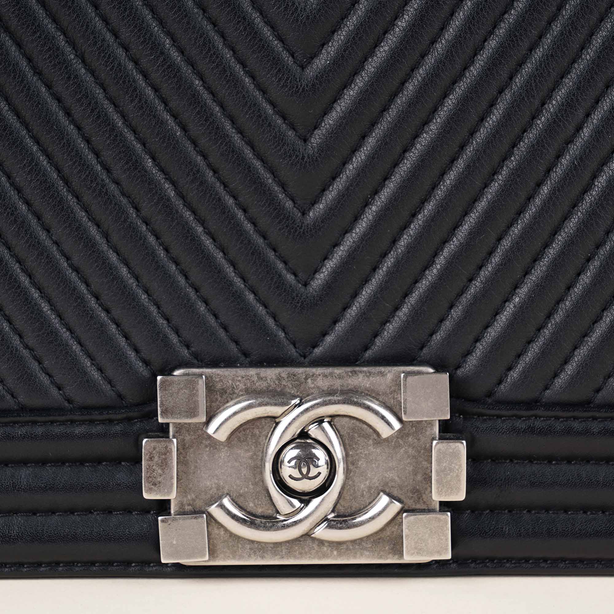 Medium Boy Bag - CHANEL - Affordable Luxury image