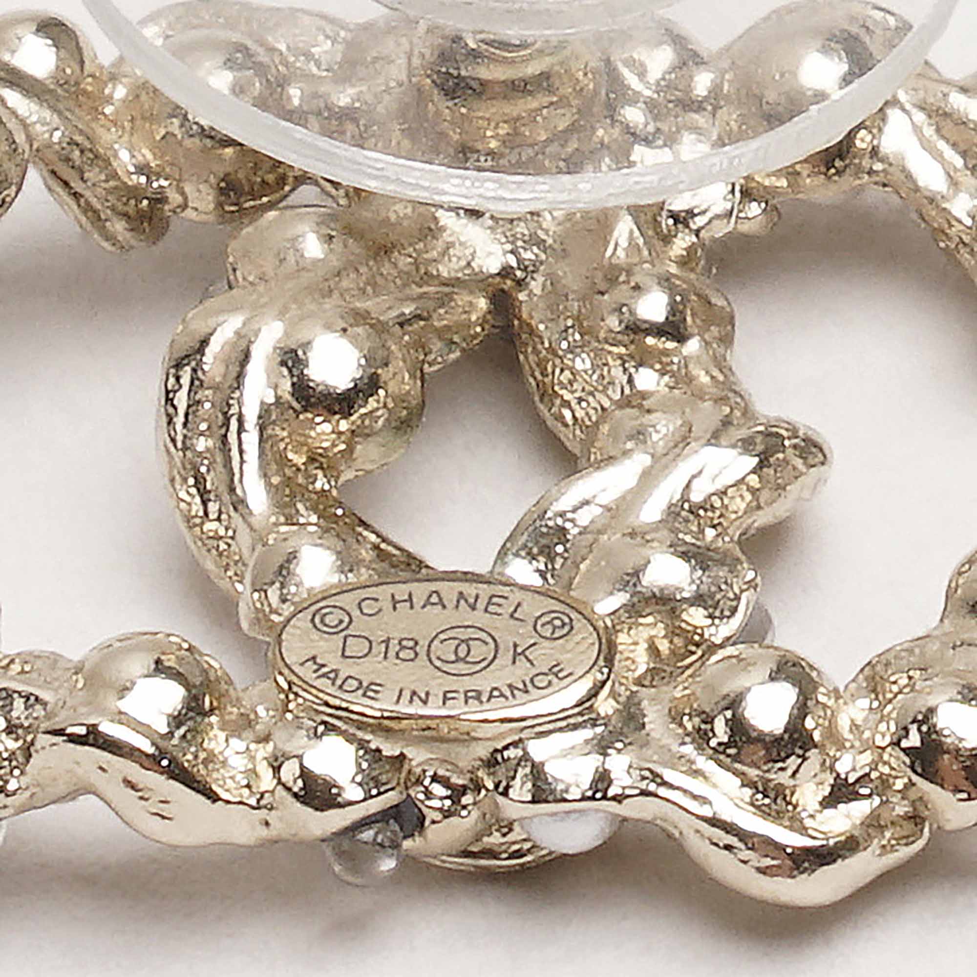 Medium CC Earrings - CHANEL - Affordable Luxury image