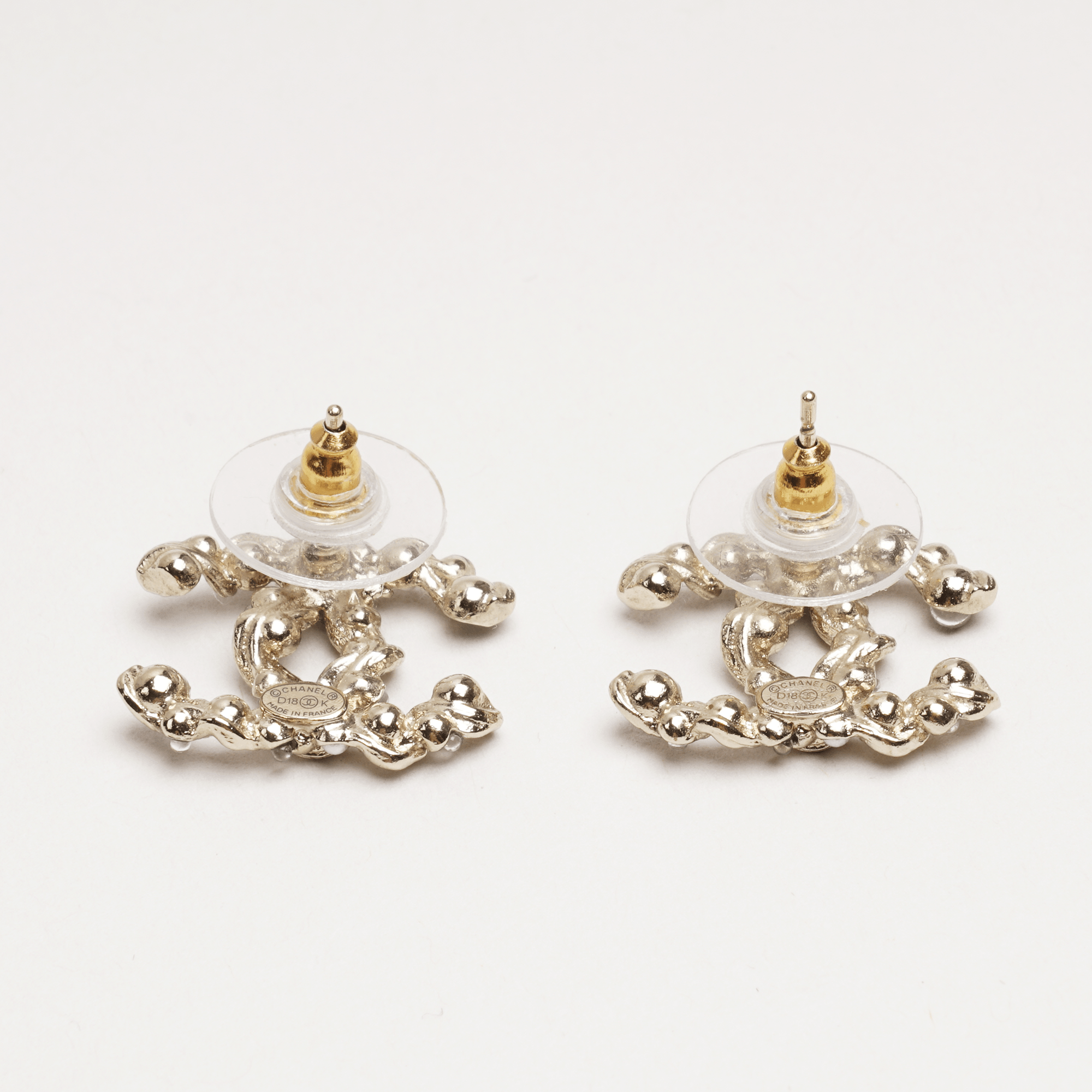 Medium CC Earrings - CHANEL - Affordable Luxury image
