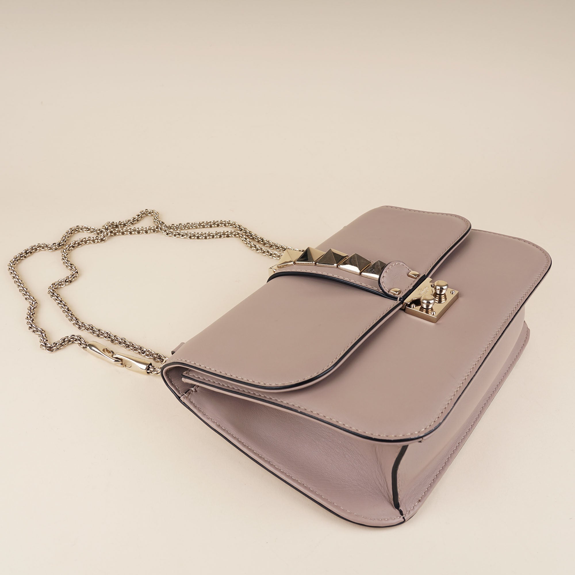 Medium Glam Lock Shoulder Bag - VALENTINO - Affordable Luxury image