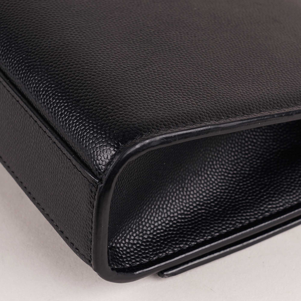 Medium Kate Shoulder Bag - SAINT LAURENT - Affordable Luxury image
