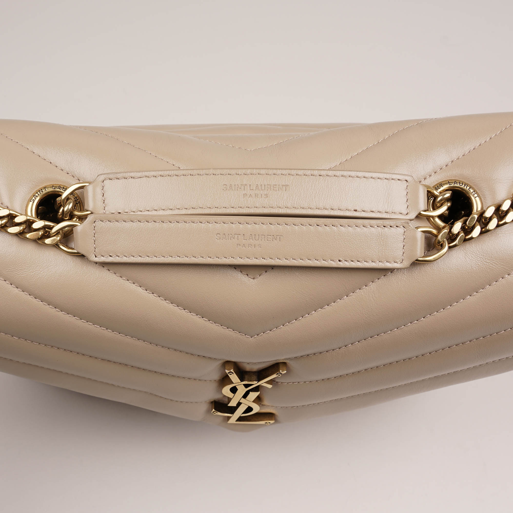 Medium LouLou Shoulder - SAINT LAURENT - Affordable Luxury image