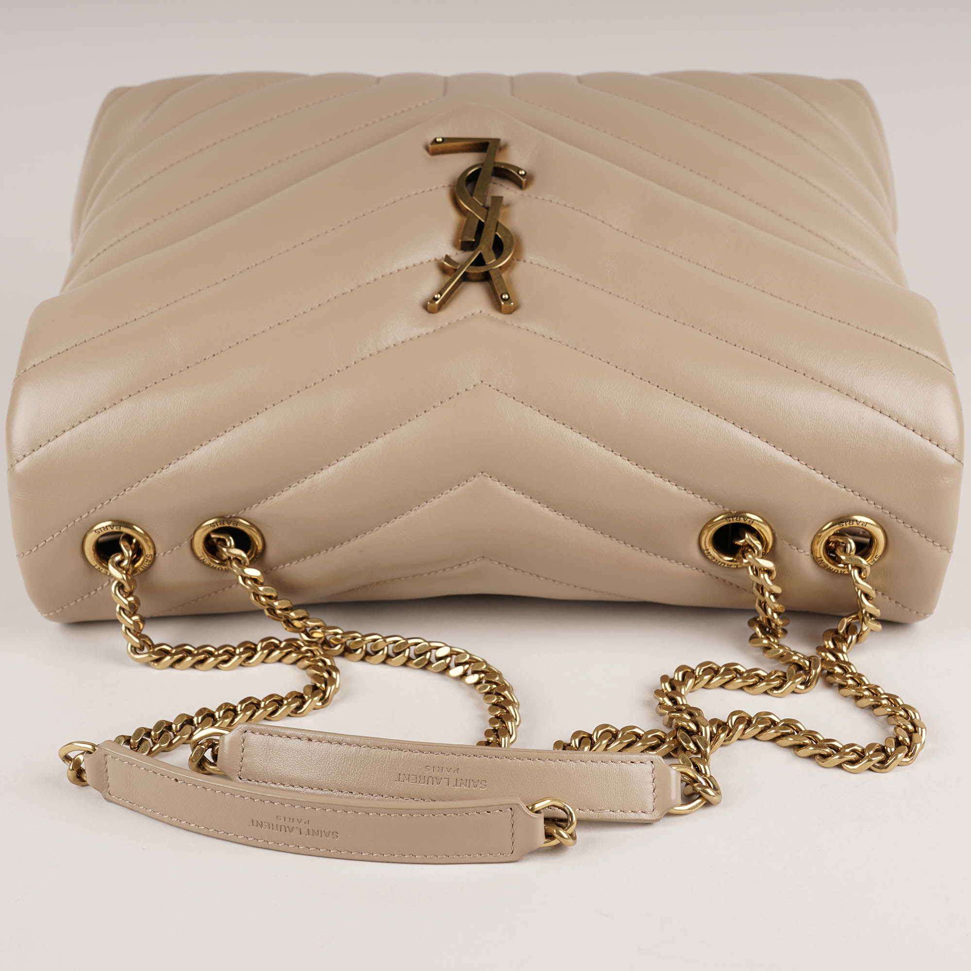 Medium LouLou Shoulder - SAINT LAURENT - Affordable Luxury image