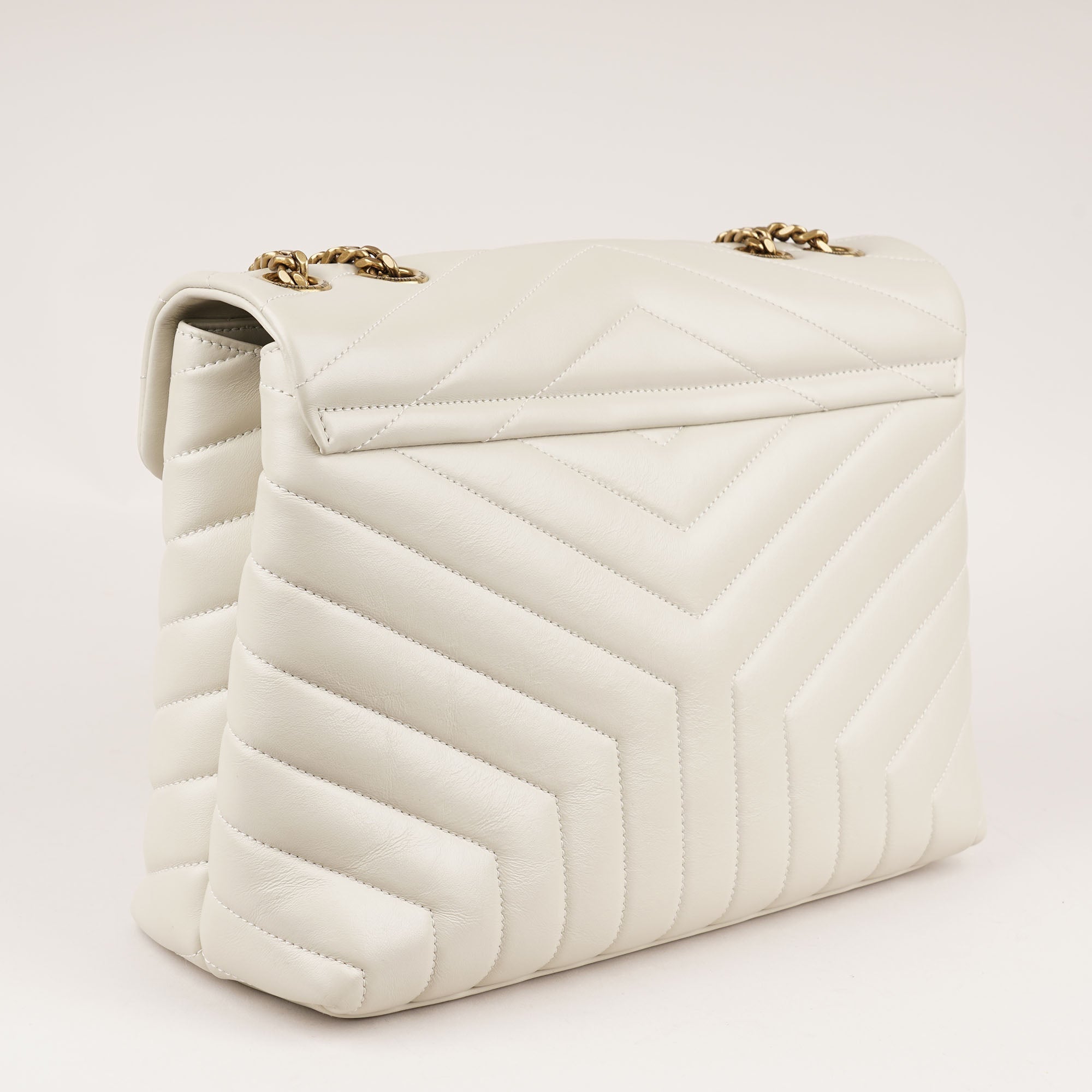 Medium LouLou Shoulder Bag - SAINT LAURENT - Affordable Luxury image