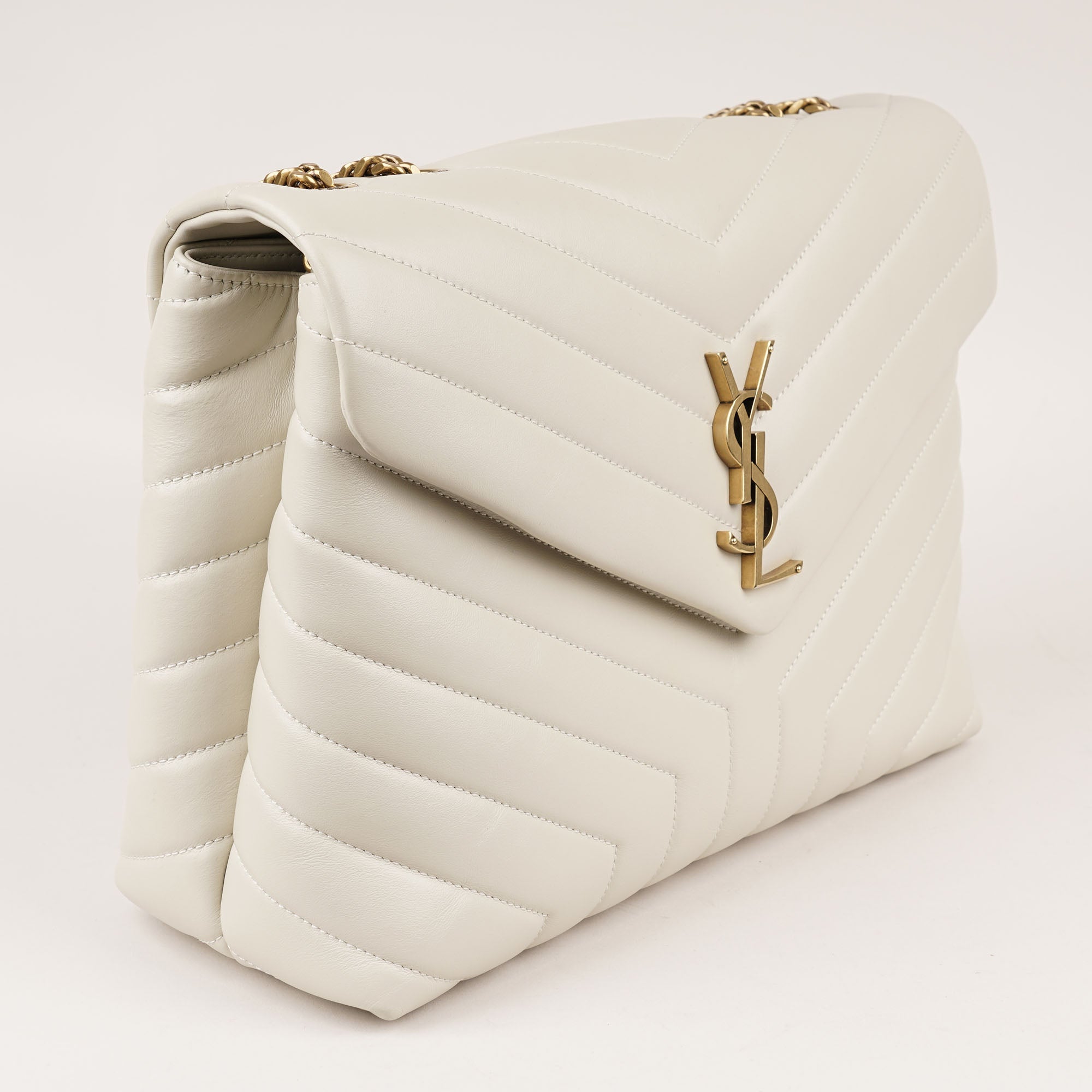 Medium LouLou Shoulder Bag - SAINT LAURENT - Affordable Luxury image