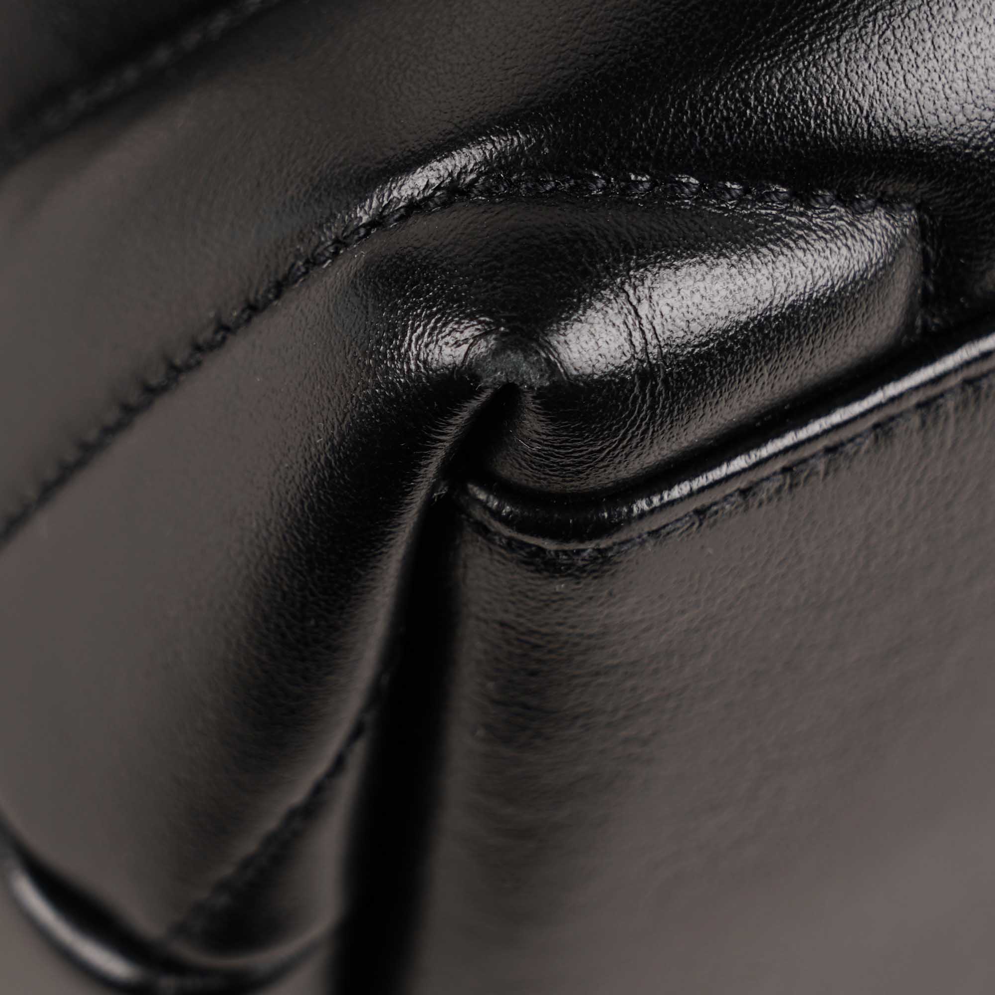 Medium LouLou Shoulder Bag - SAINT LAURENT - Affordable Luxury image