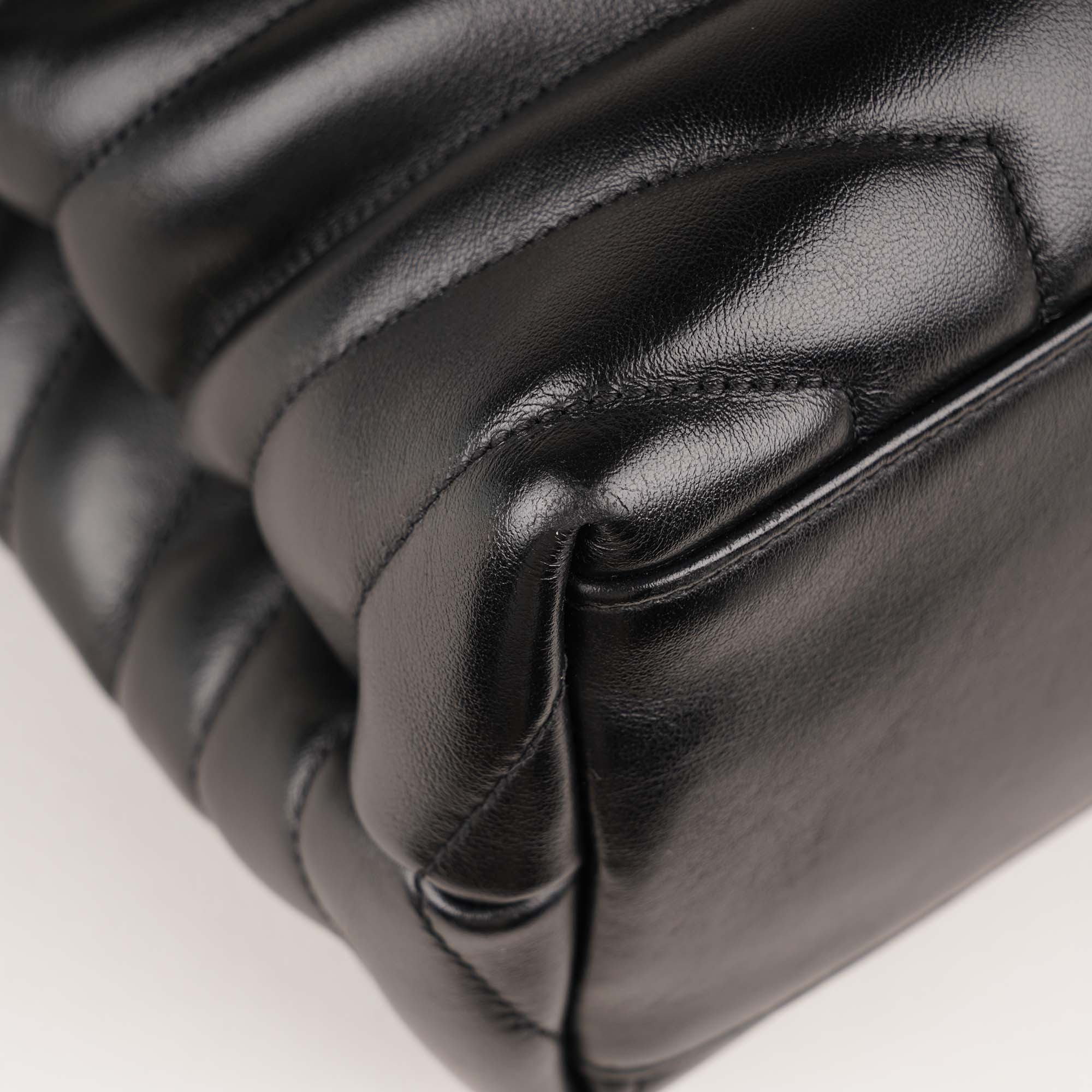 Medium LouLou Shoulder Bag - SAINT LAURENT - Affordable Luxury image