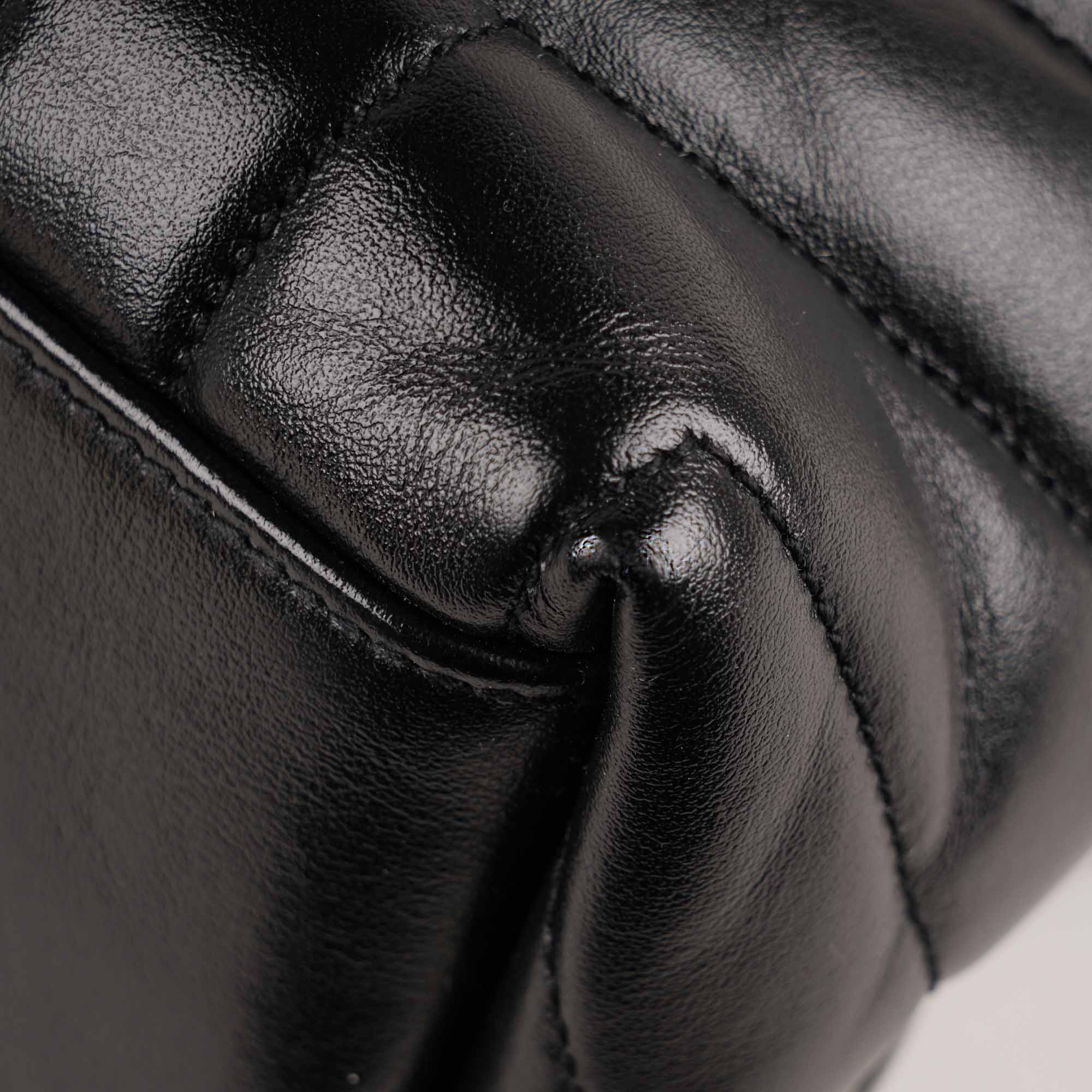 Medium LouLou Shoulder Bag - SAINT LAURENT - Affordable Luxury image