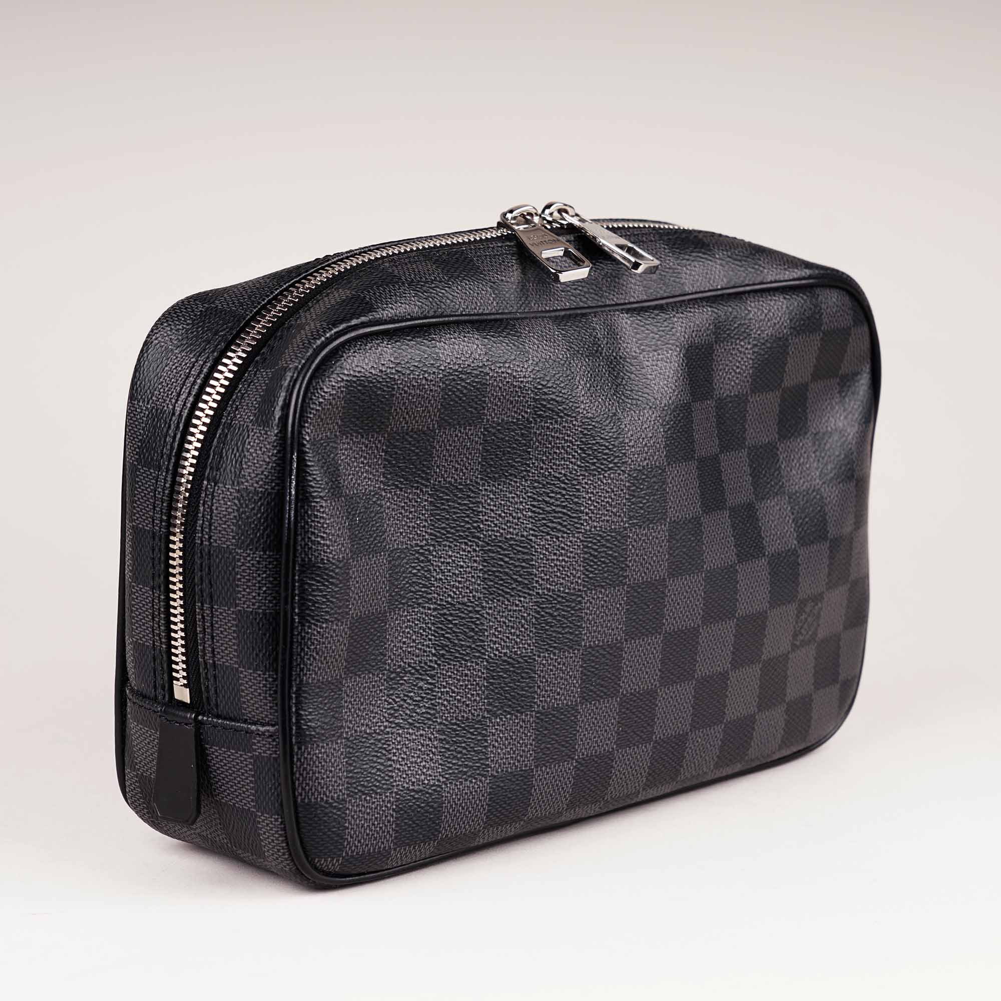 Mens Toilet Pouch GM - LOUIS VUITTON - Affordable Luxury image