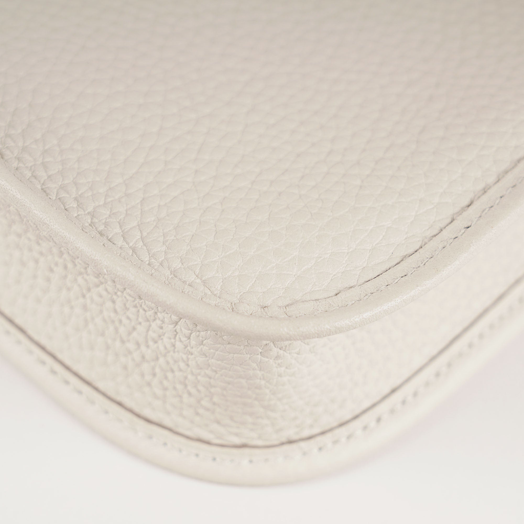 Mini Evelyne 16 Shoulder Bag - HERMÈS - Affordable Luxury image