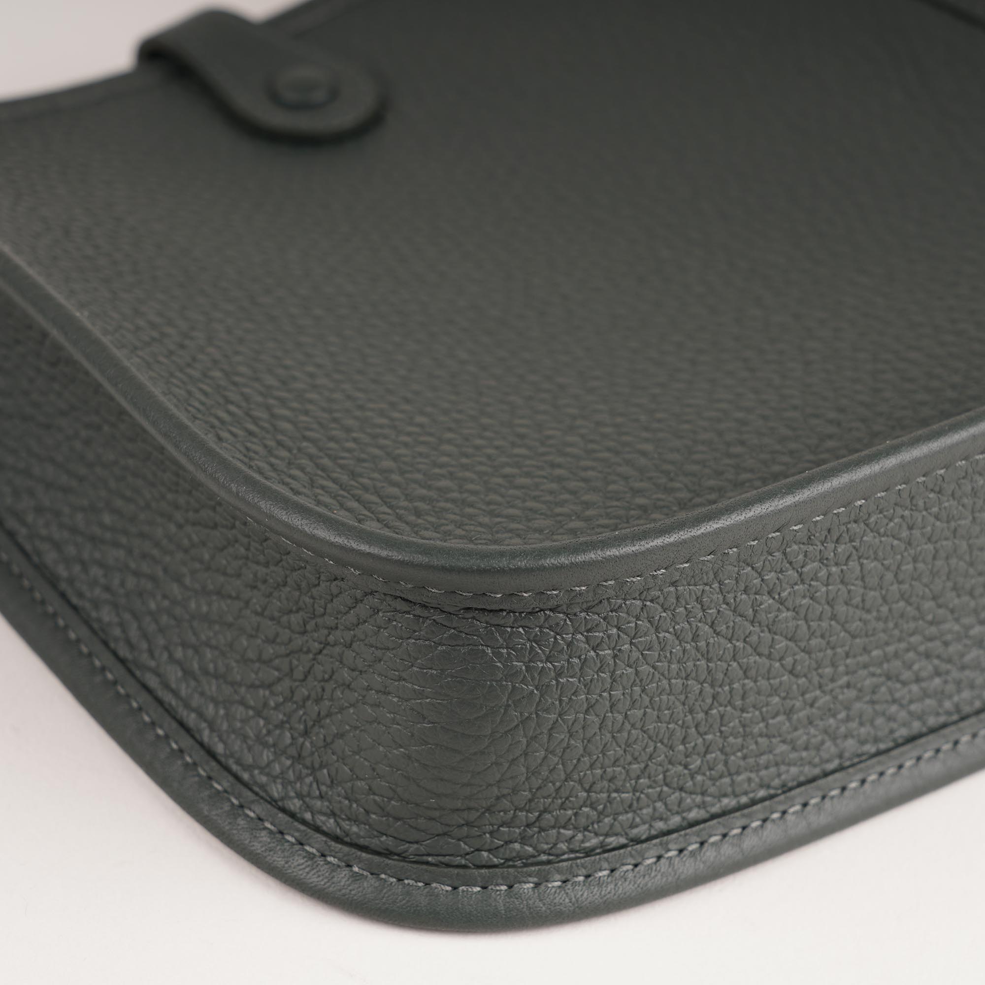 Mini Evelyne 16 Shoulder Bag - HERMÈS - Affordable Luxury image