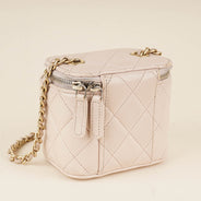 Mini Vanity Bag Pearl Crush - CHANEL - Affordable Luxury thumbnail image