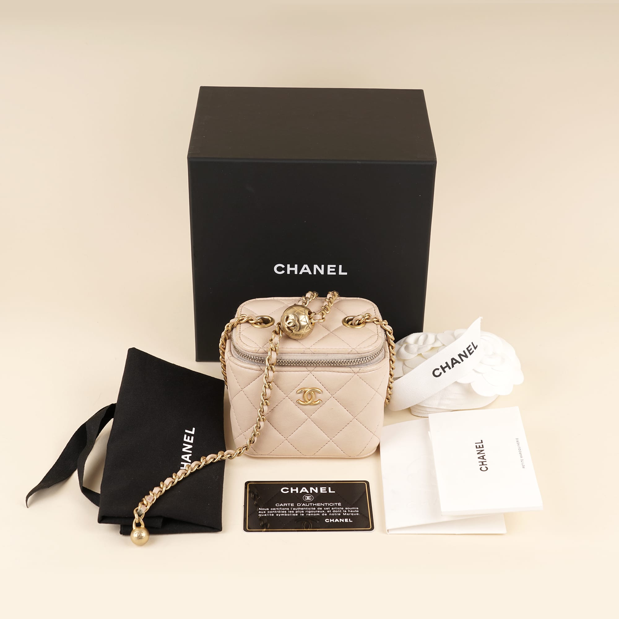 Mini Vanity Bag Pearl Crush - CHANEL - Affordable Luxury image