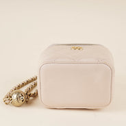 Mini Vanity Bag Pearl Crush - CHANEL - Affordable Luxury thumbnail image