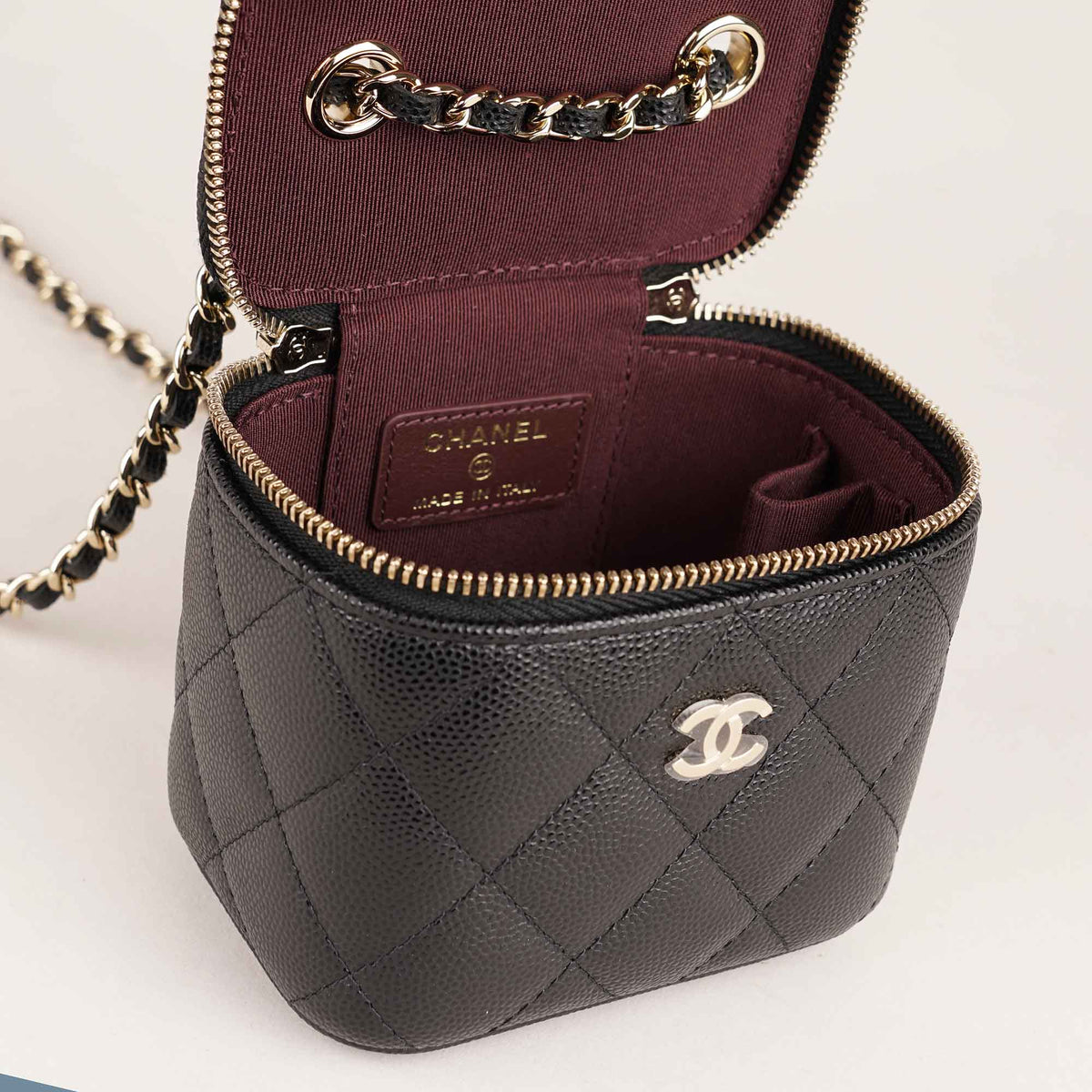 Mini Vanity on Chain - CHANEL - Affordable Luxury image