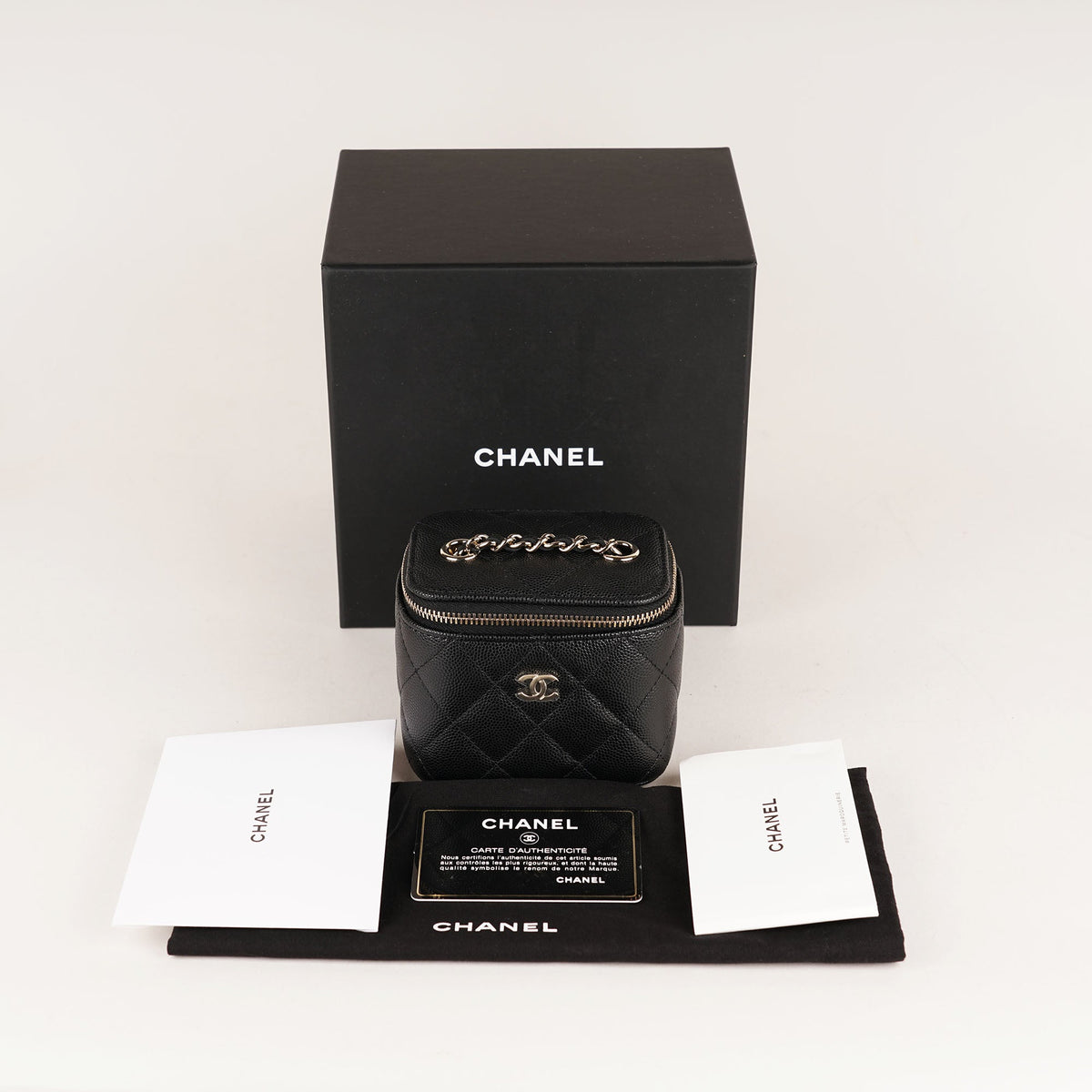 Mini Vanity on Chain - CHANEL - Affordable Luxury image