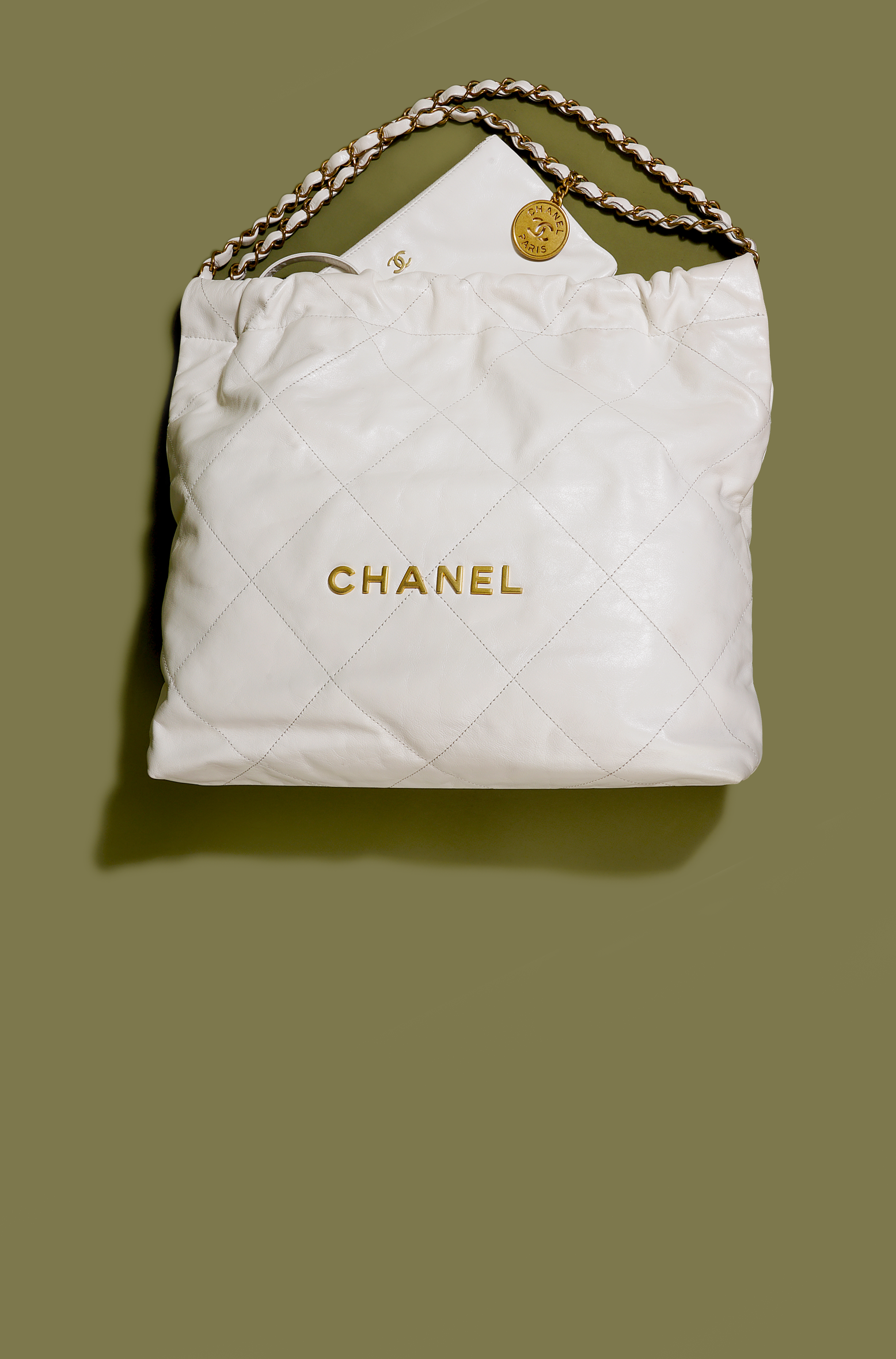 Iconic pieces.
Smarter prices. hero image