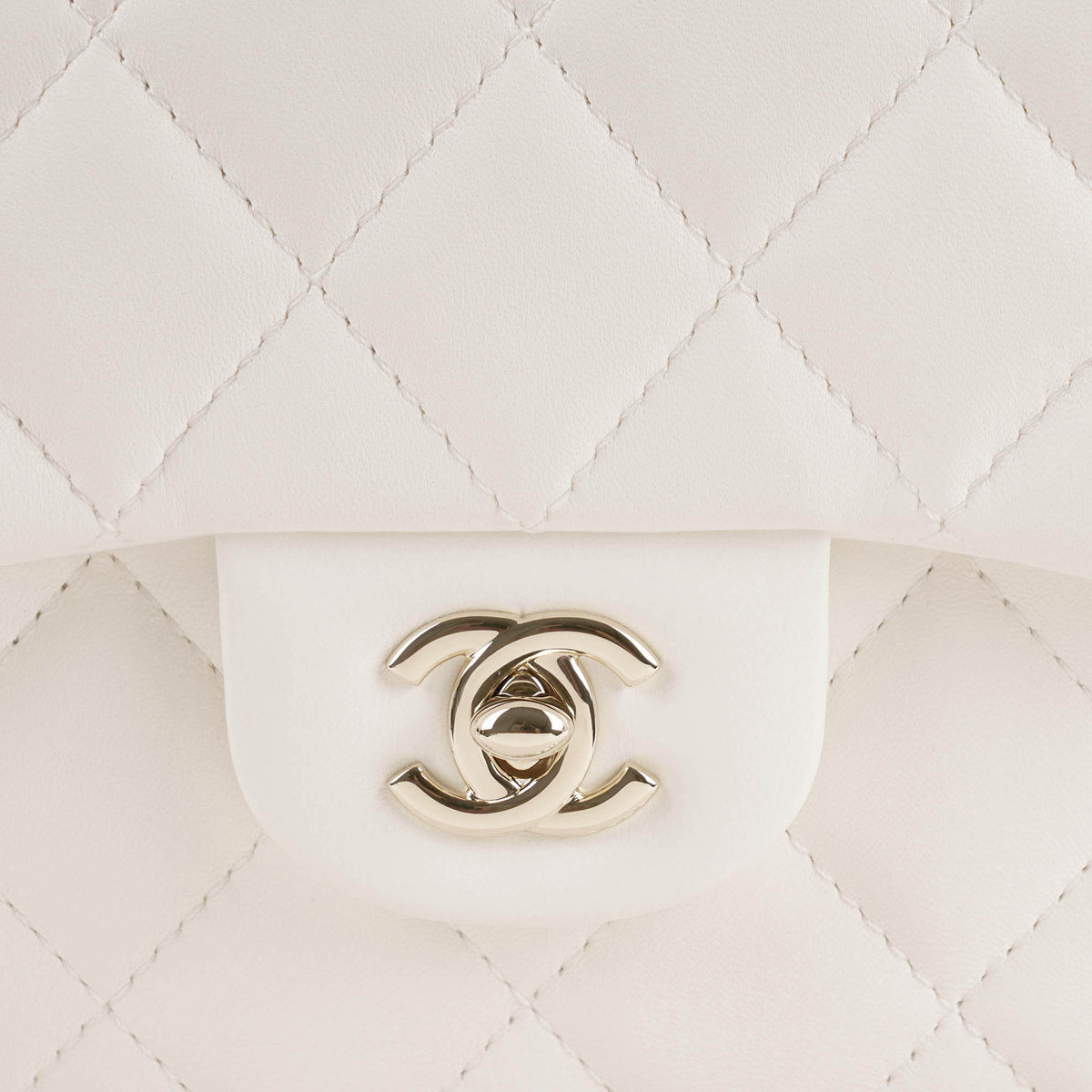 "My Precious Pearls" Chain Around Flap Bag - CHANEL - Affordable Luxury image
