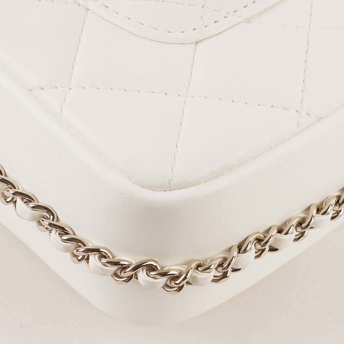 "My Precious Pearls" Chain Around Flap Bag - CHANEL - Affordable Luxury image