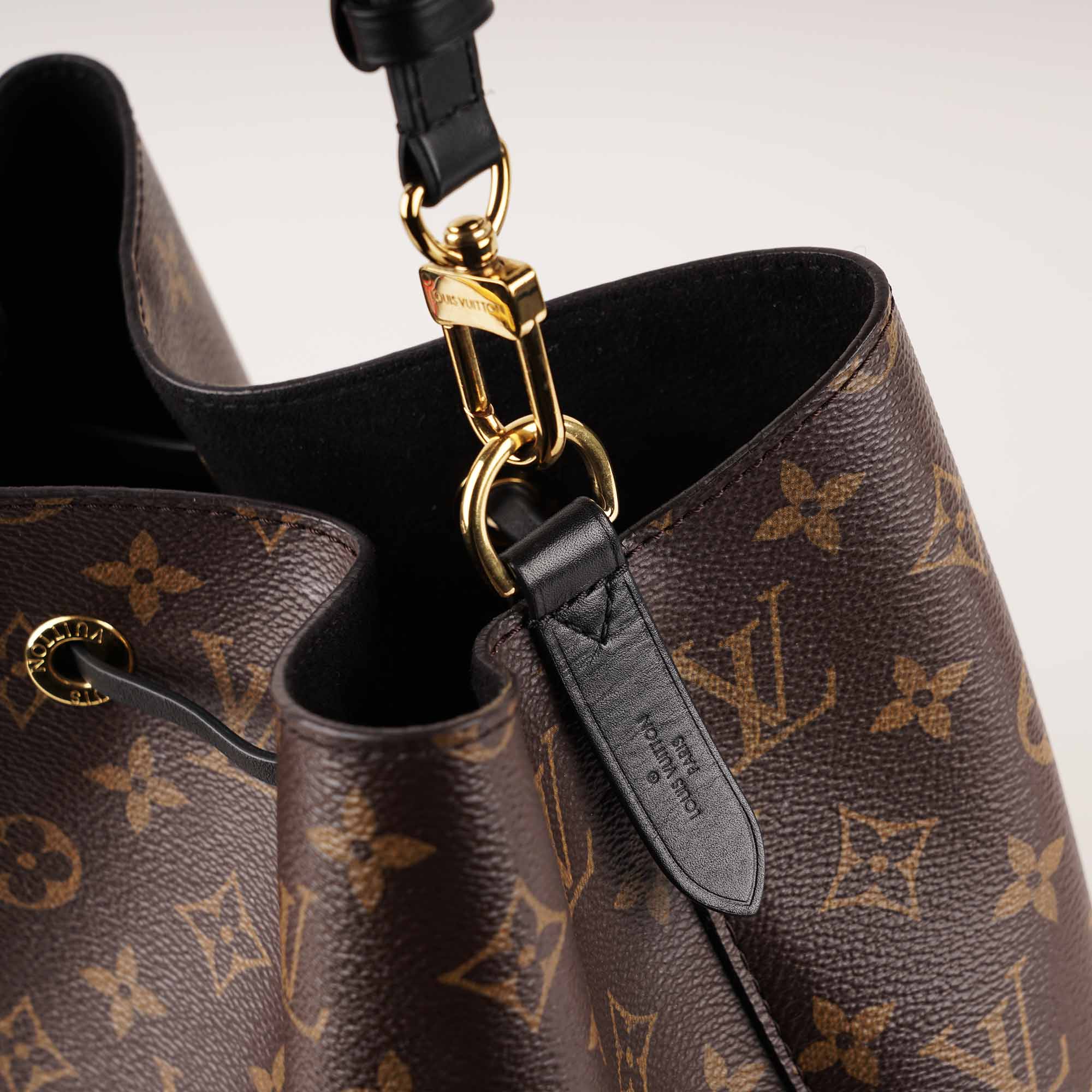 NéoNoé Bucket Bag - LOUIS VUITTON - Affordable Luxury image