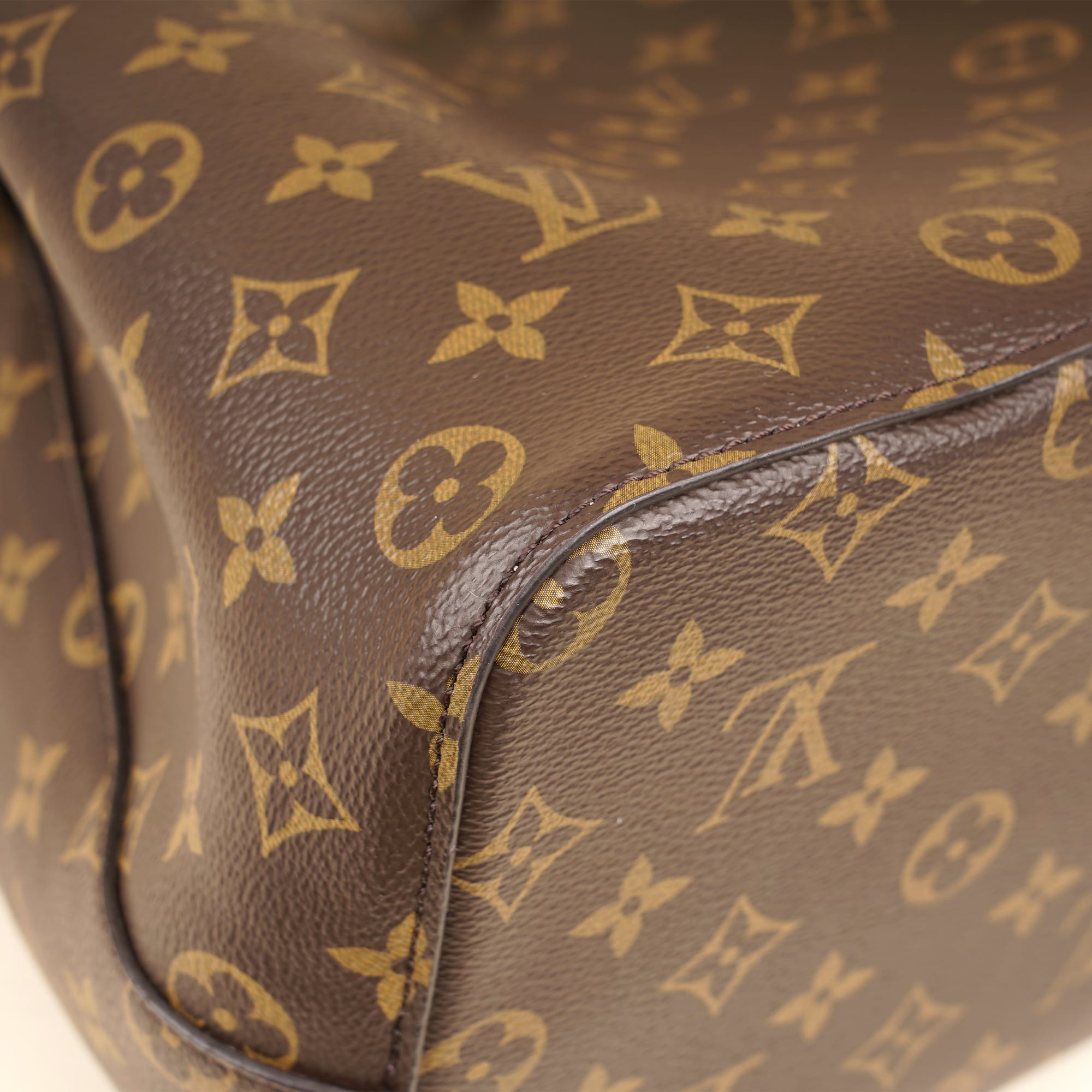 NéoNoé Shoulder Bag - LOUIS VUITTON - Affordable Luxury image