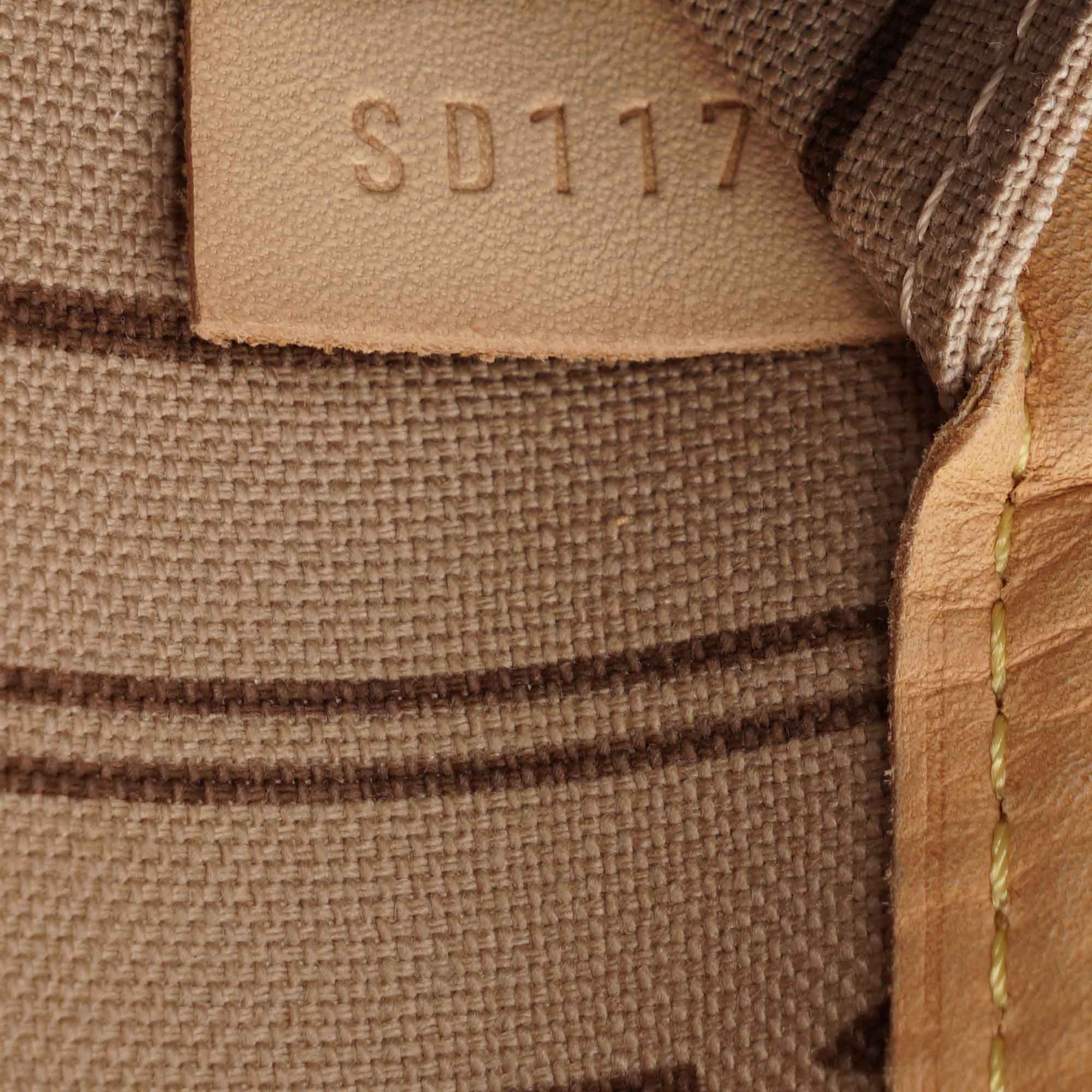 Neverfull GM Tote Bag - LOUIS VUITTON - Affordable Luxury image