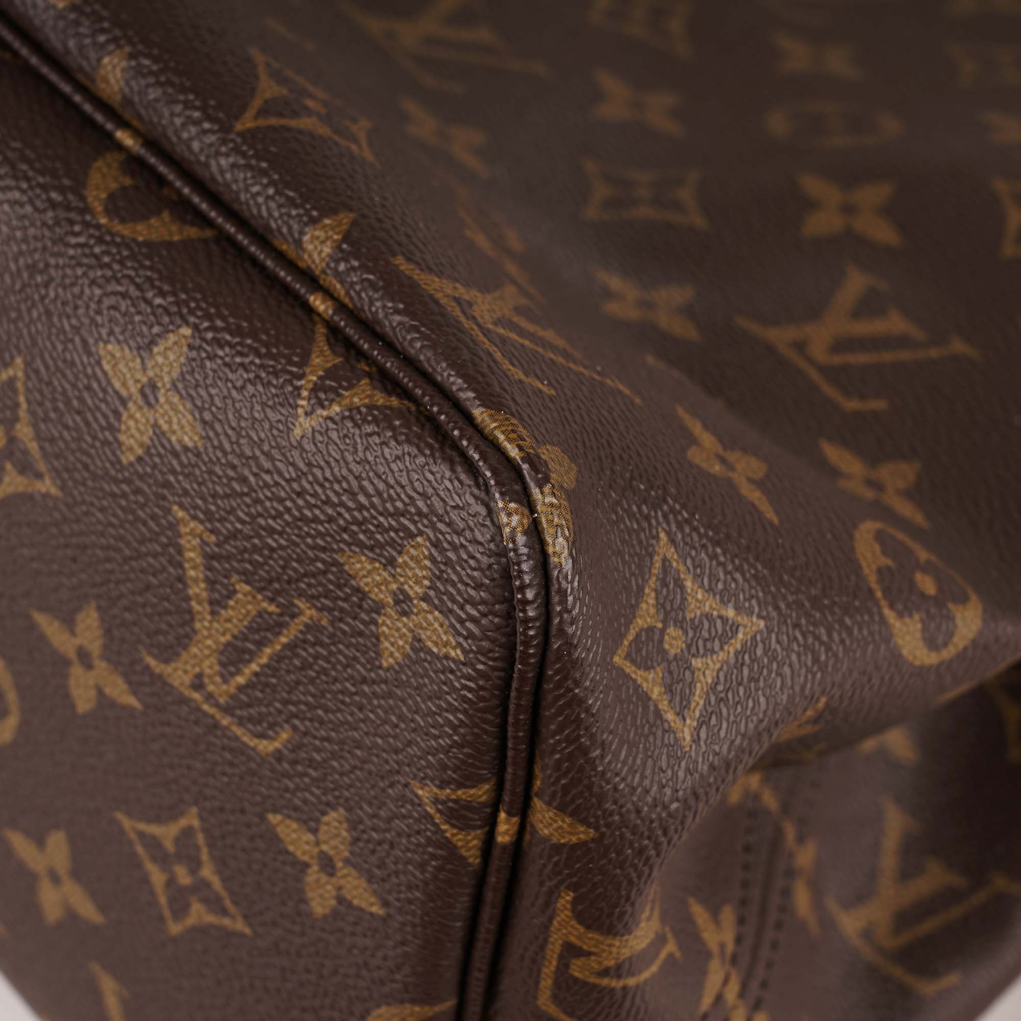 Neverfull MM Tote Bag - LOUIS VUITTON - Affordable Luxury image