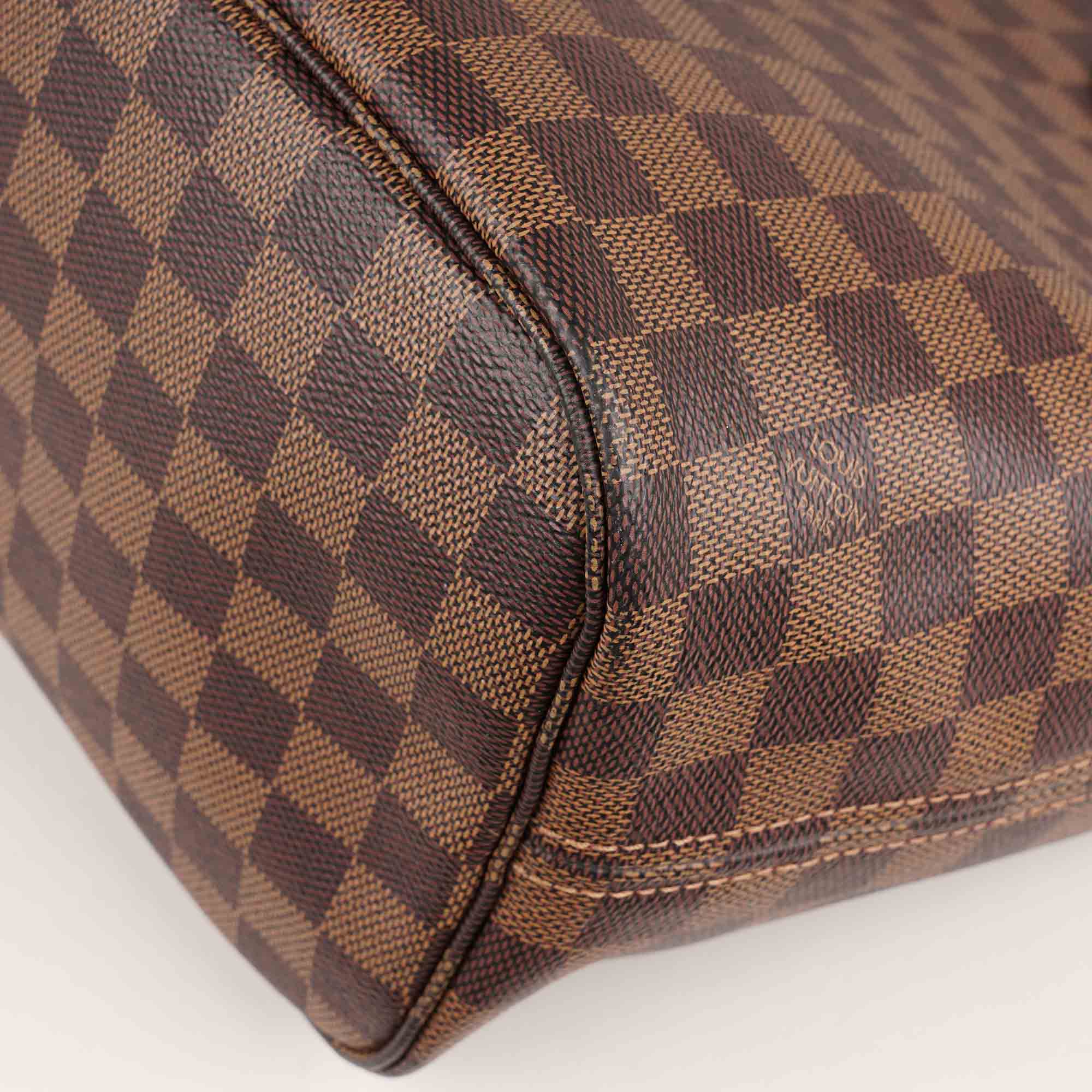 Neverfull MM Tote Bag - LOUIS VUITTON - Affordable Luxury image