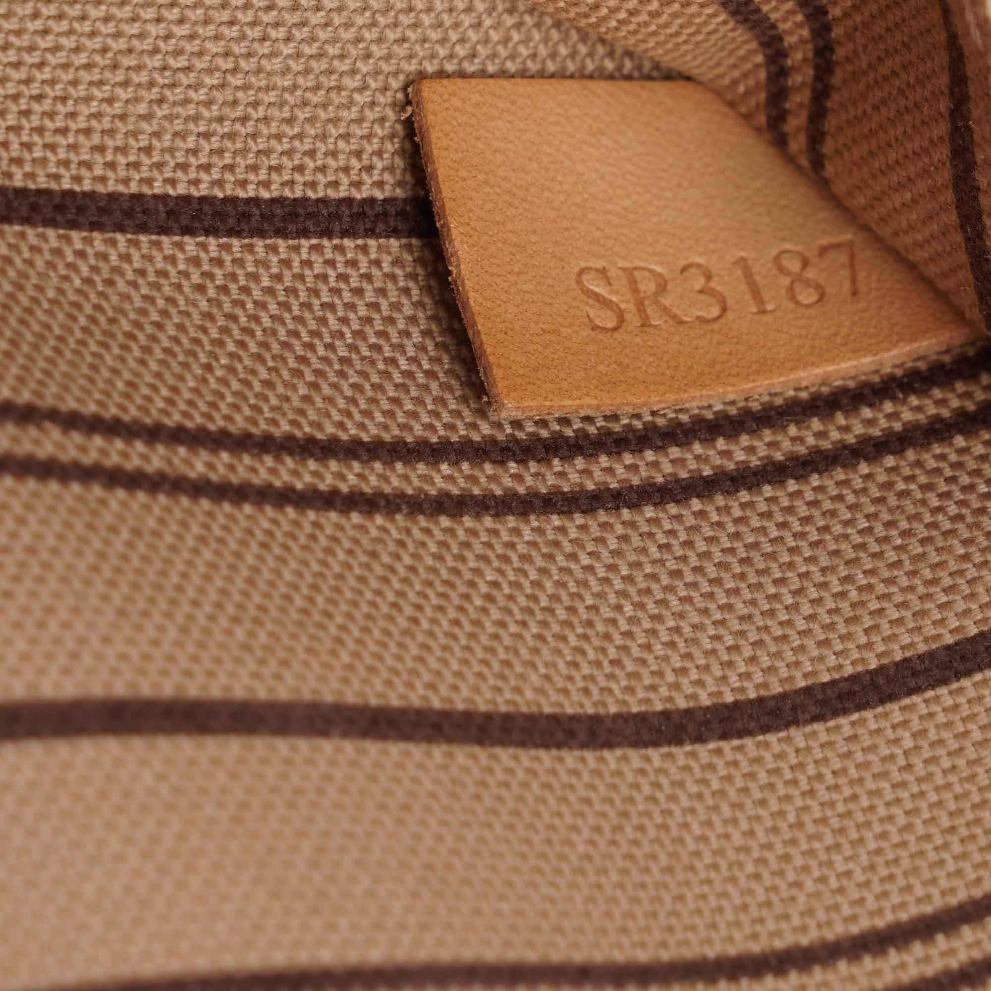 Neverfull MM Tote Bag - LOUIS VUITTON - Affordable Luxury image