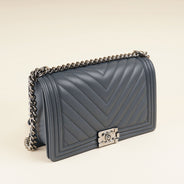 New Medium Boy Flap Bag - CHANEL - Affordable Luxury thumbnail image