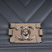 New Medium Boy Flap Bag - CHANEL - Affordable Luxury thumbnail image