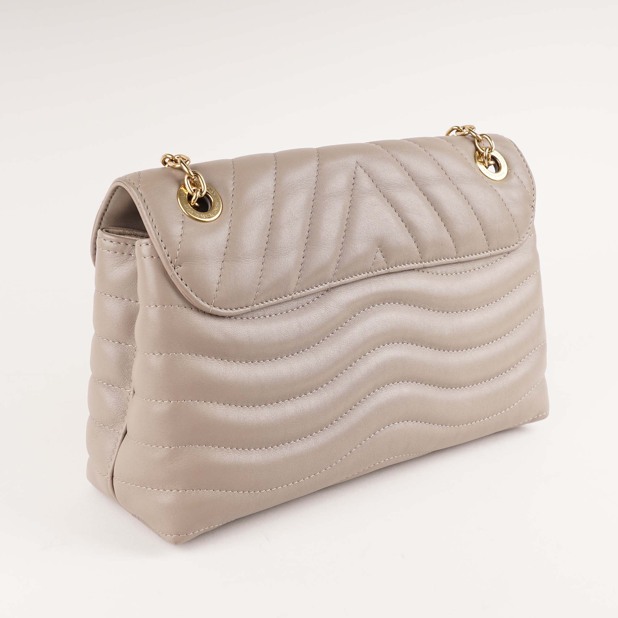 New Wave Chain Bag - LOUIS VUITTON - Affordable Luxury image