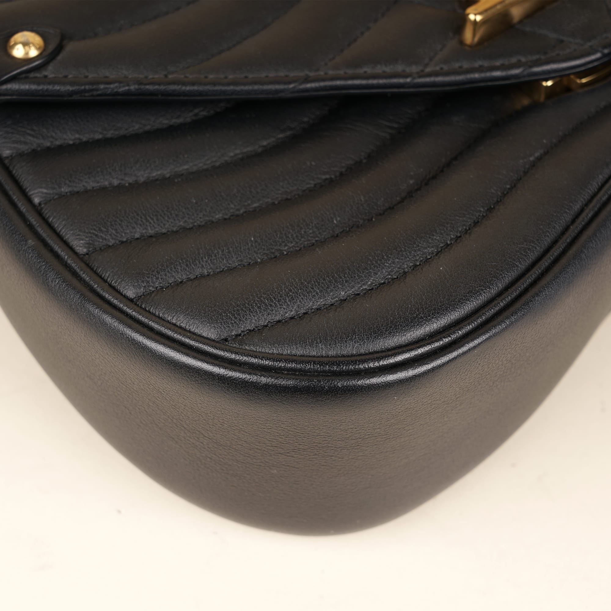 New Wave MM Shoulder Bag - LOUIS VUITTON - Affordable Luxury image