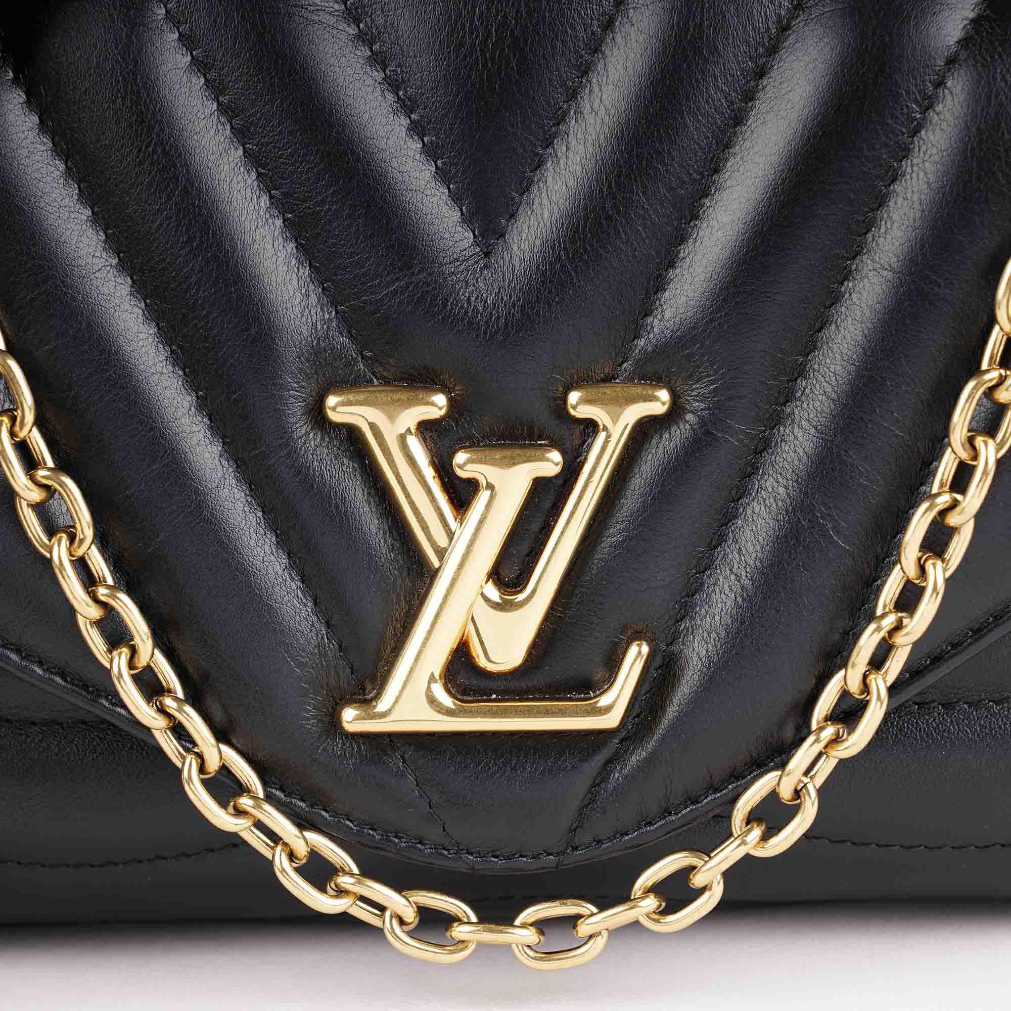 New Wave PM Chain Shoulder - LOUIS VUITTON - Affordable Luxury image