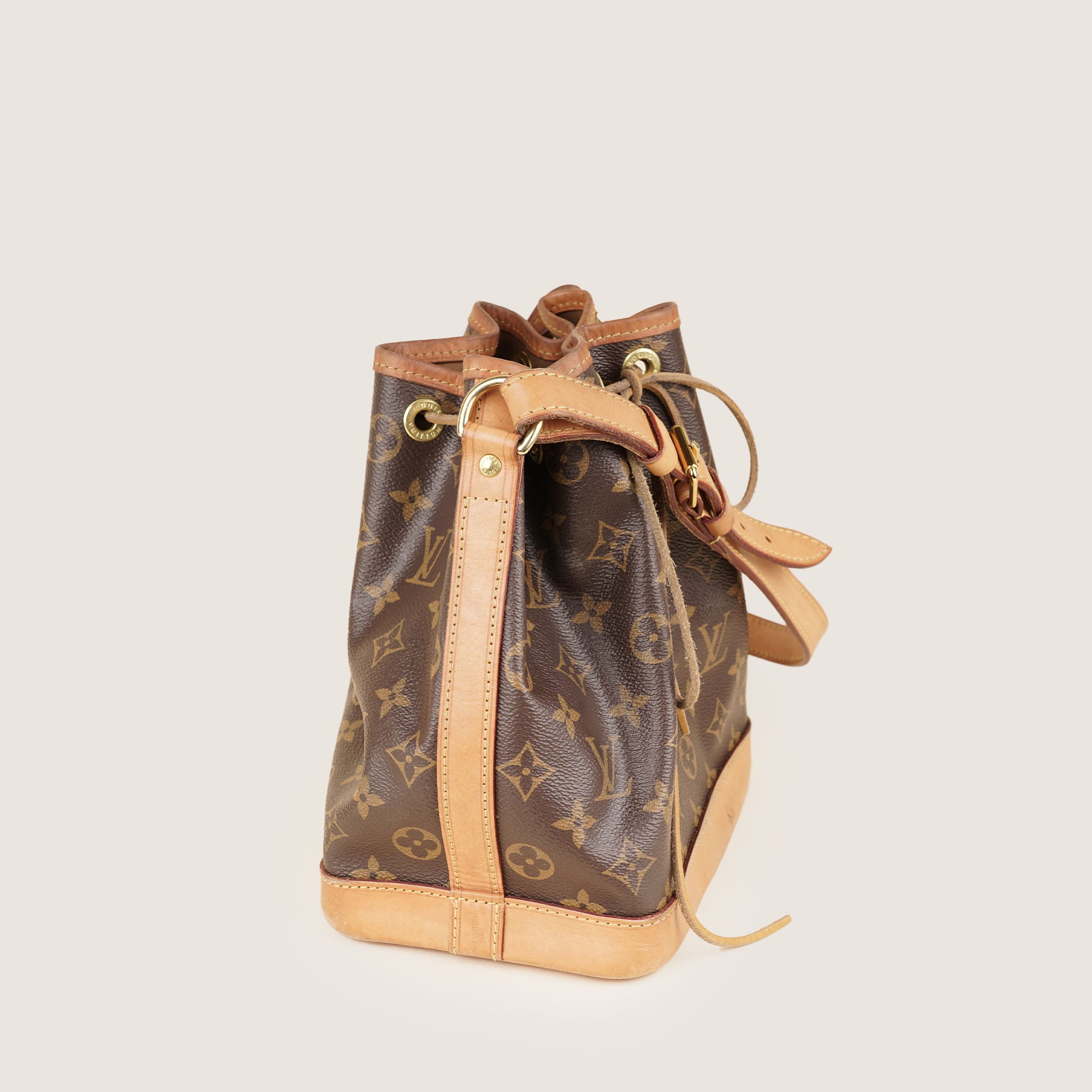 Noé BB Shoulder Bag - LOUIS VUITTON - Affordable Luxury