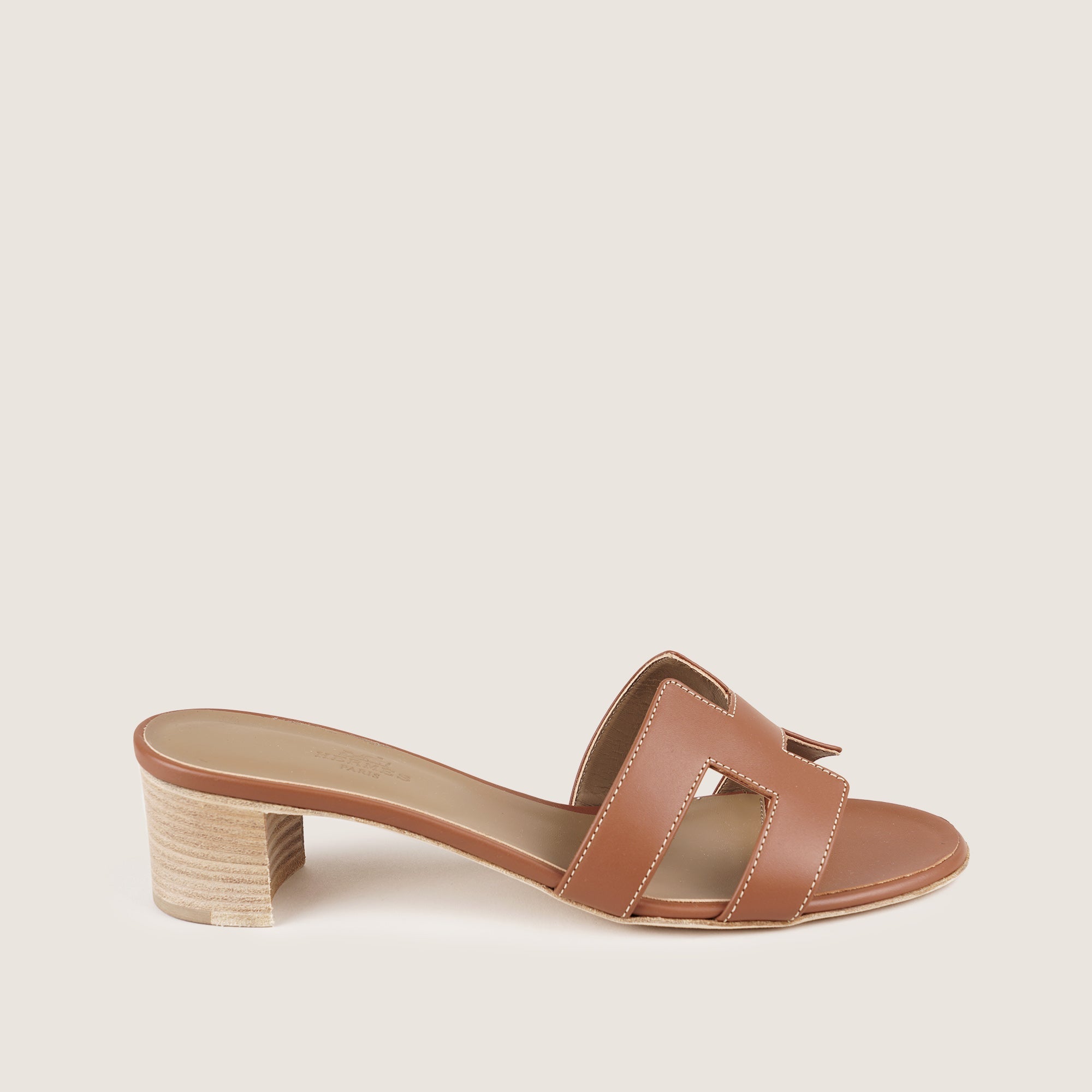 Oasis Sandals 40½ - HERMÈS - Affordable Luxury