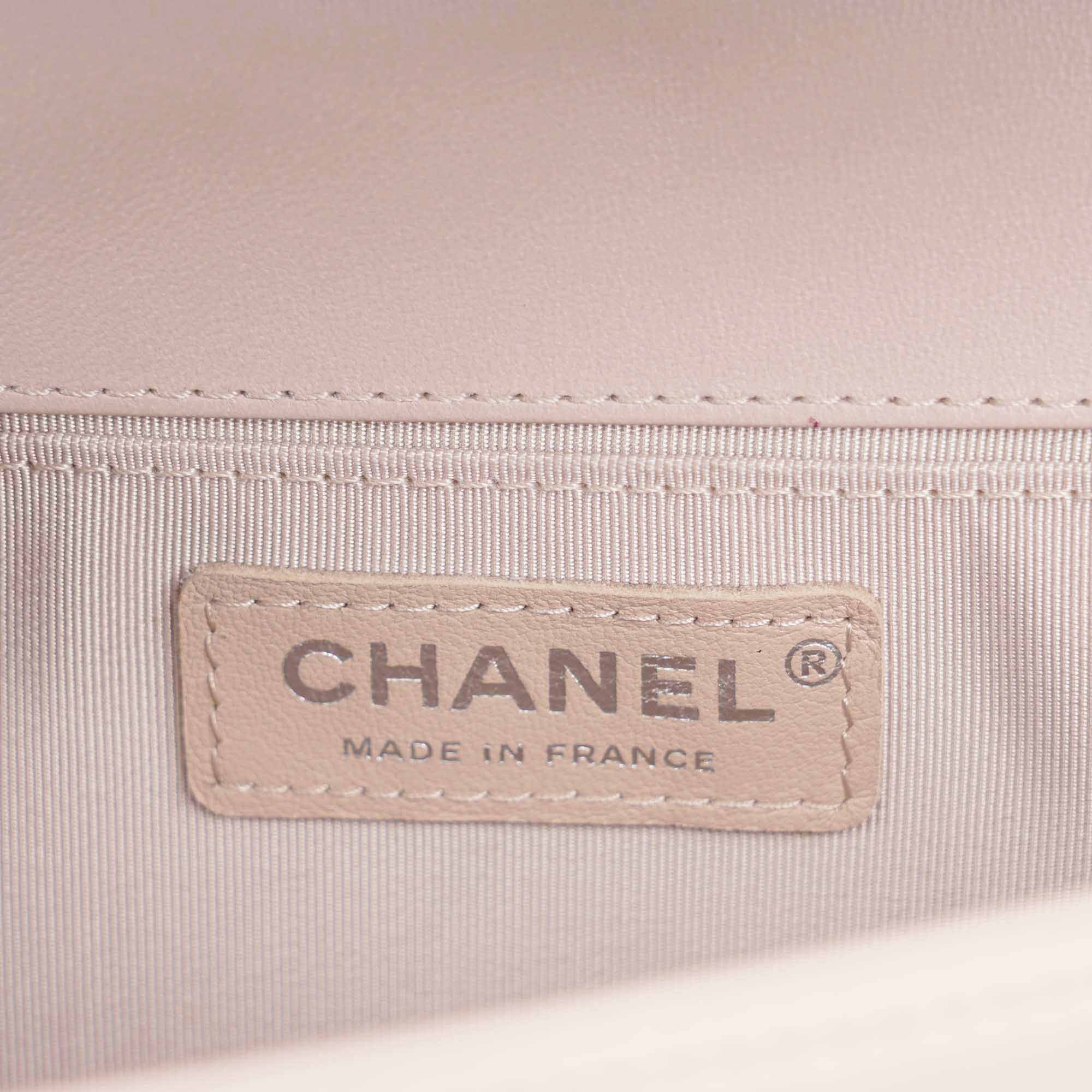 Old Medium Boy Bag - CHANEL - Affordable Luxury image