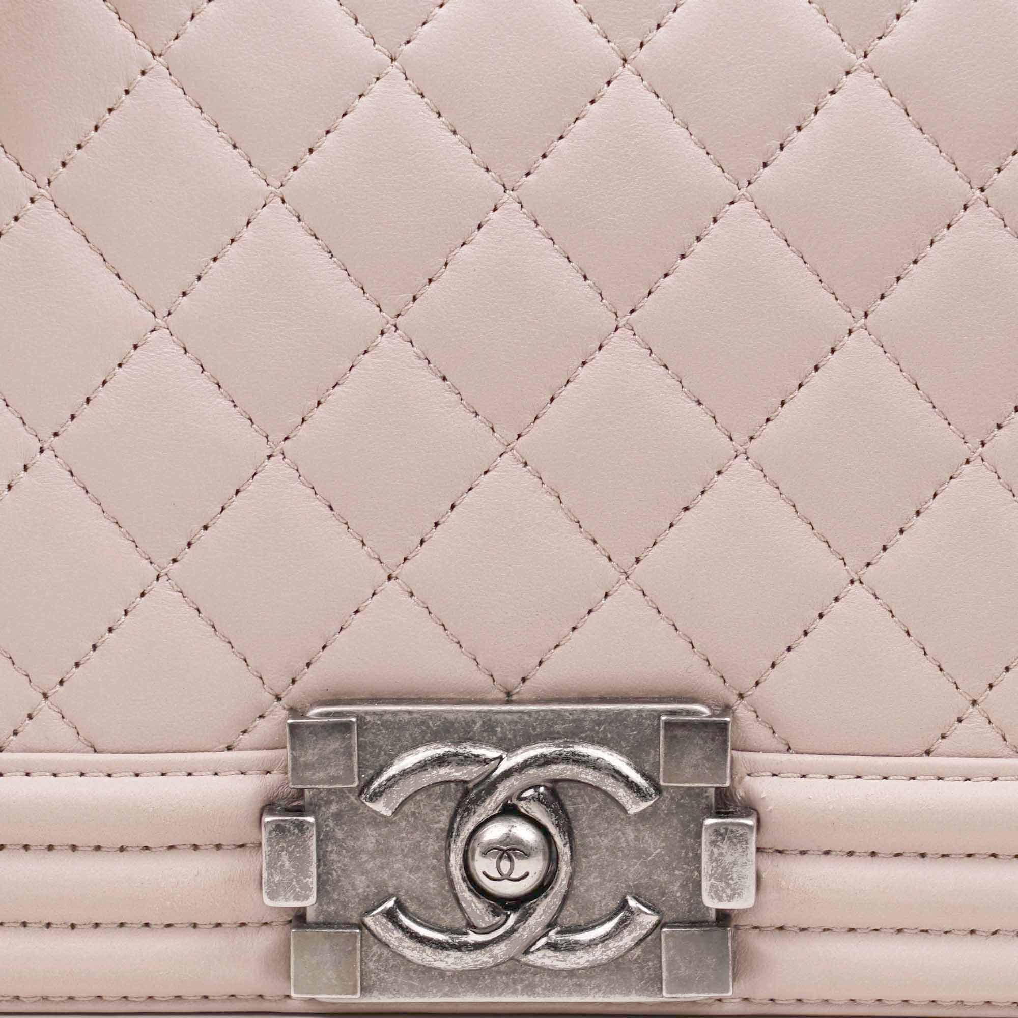 Old Medium Boy Bag - CHANEL - Affordable Luxury image