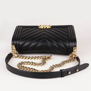 Old medium Chevron Boy Flap Bag - CHANEL - Affordable Luxury thumbnail image