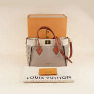 On My Side MM - LOUIS VUITTON - Affordable Luxury thumbnail image