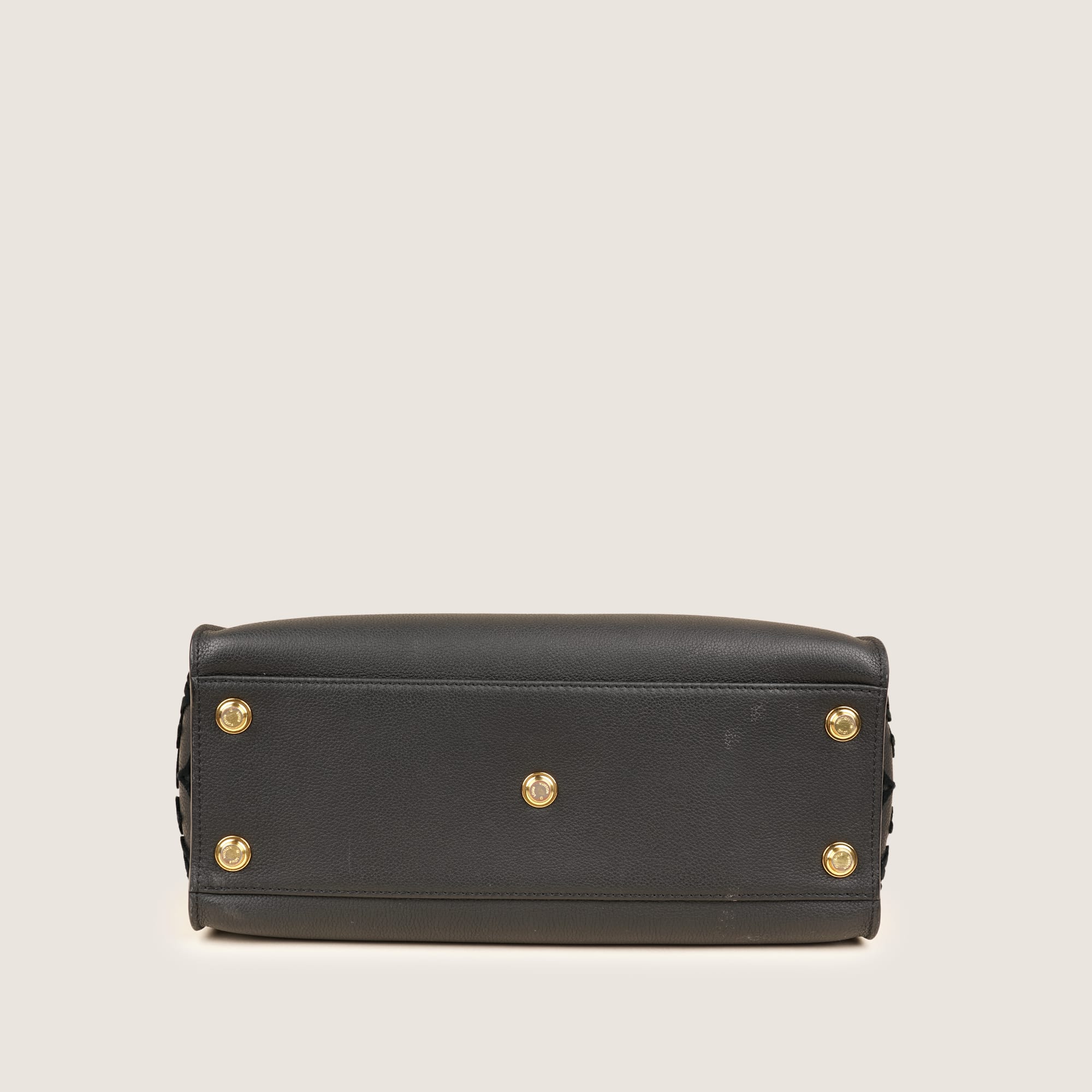 On My Side MM Bag - LOUIS VUITTON - Affordable Luxury image