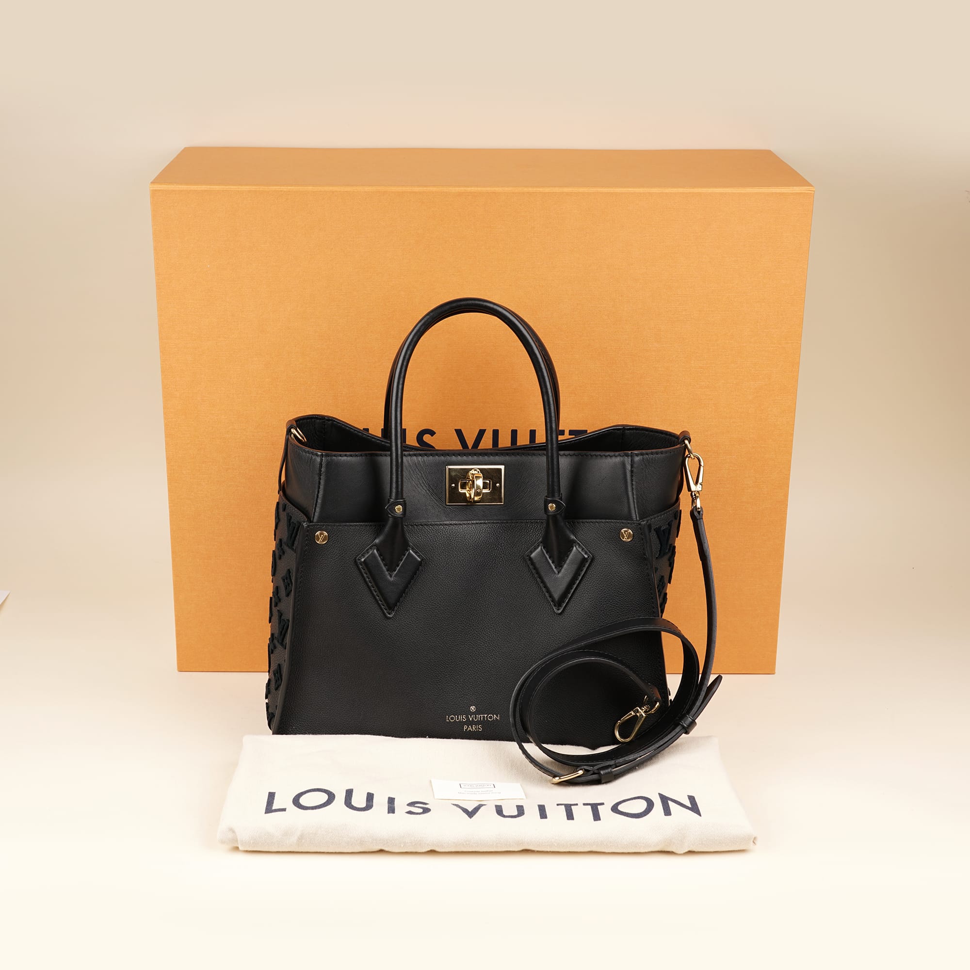 On My Side MM Bag - LOUIS VUITTON - Affordable Luxury image