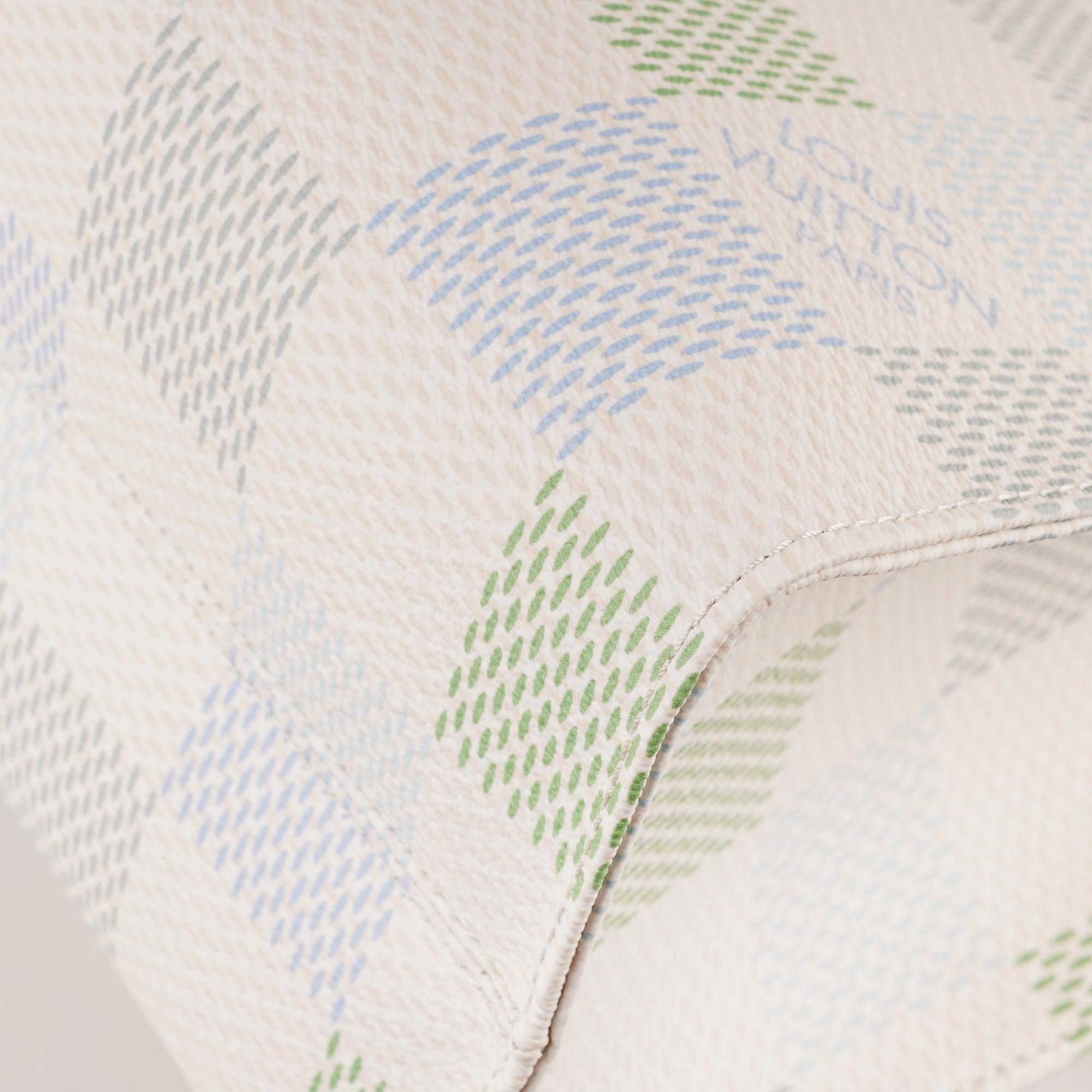 OnTheGo GM Tote Bag - LOUIS VUITTON - Affordable Luxury image