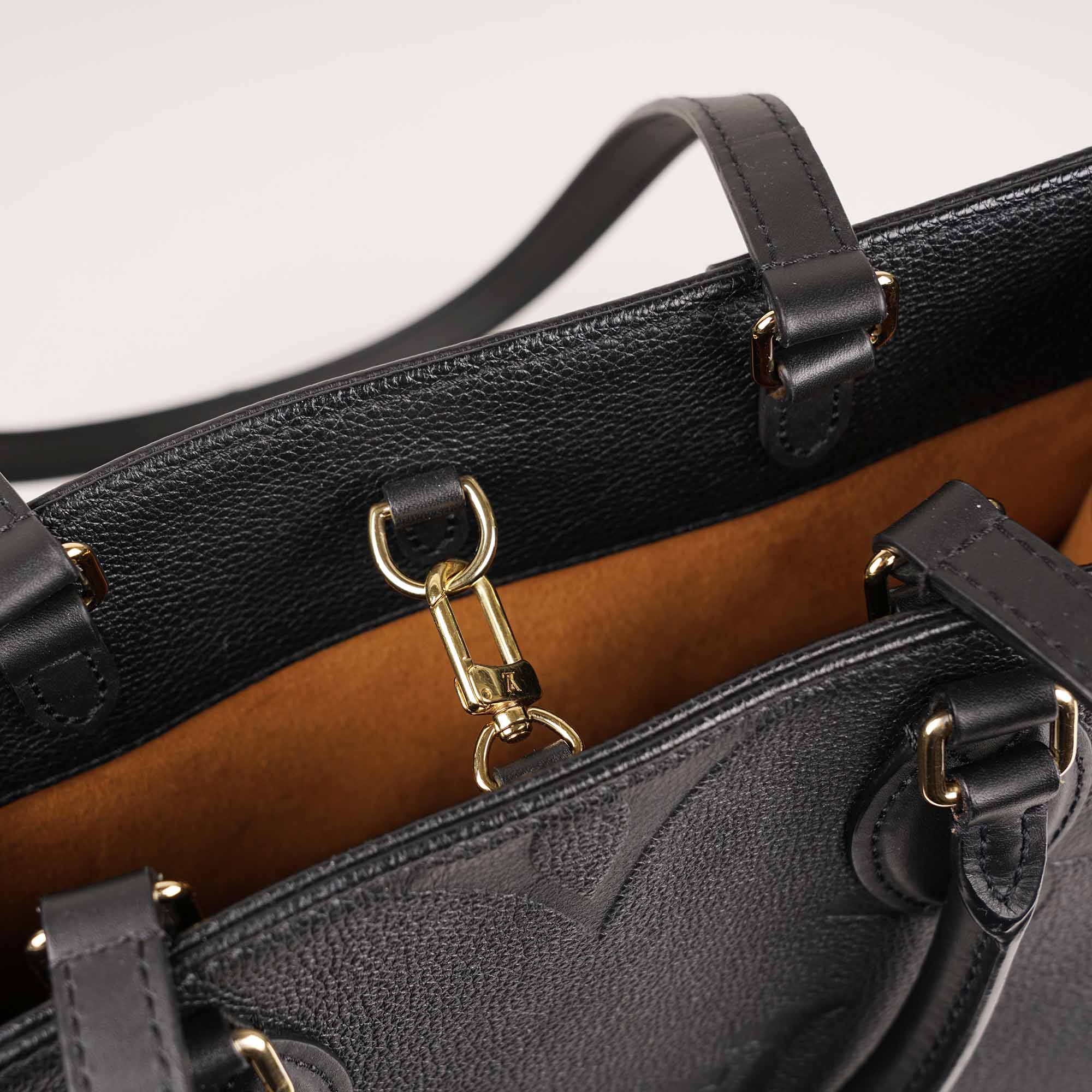 OnTheGo MM Top Handle - LOUIS VUITTON - Affordable Luxury image