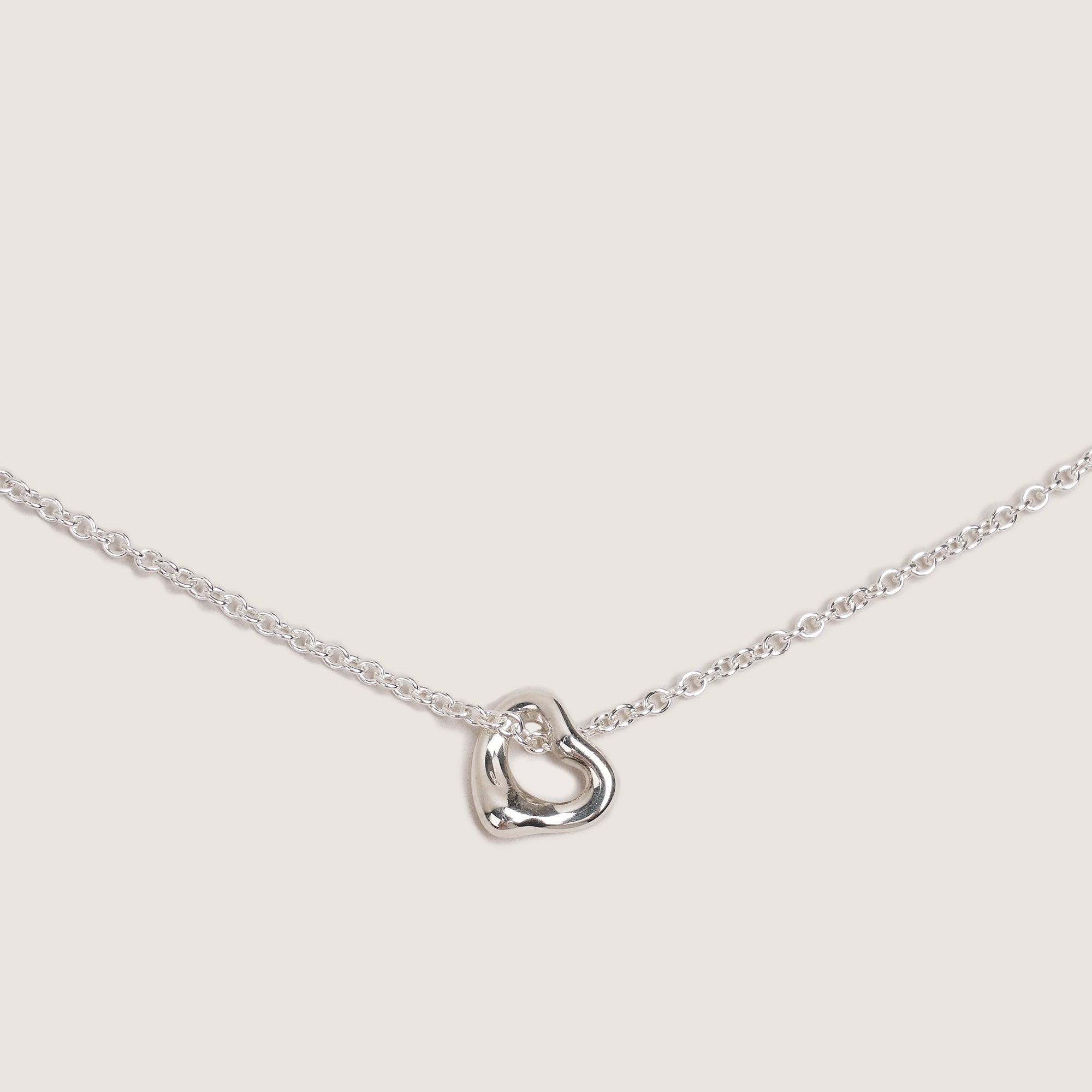 Open Heart Necklace - ÖVRIGA MÄRKEN - Affordable Luxury