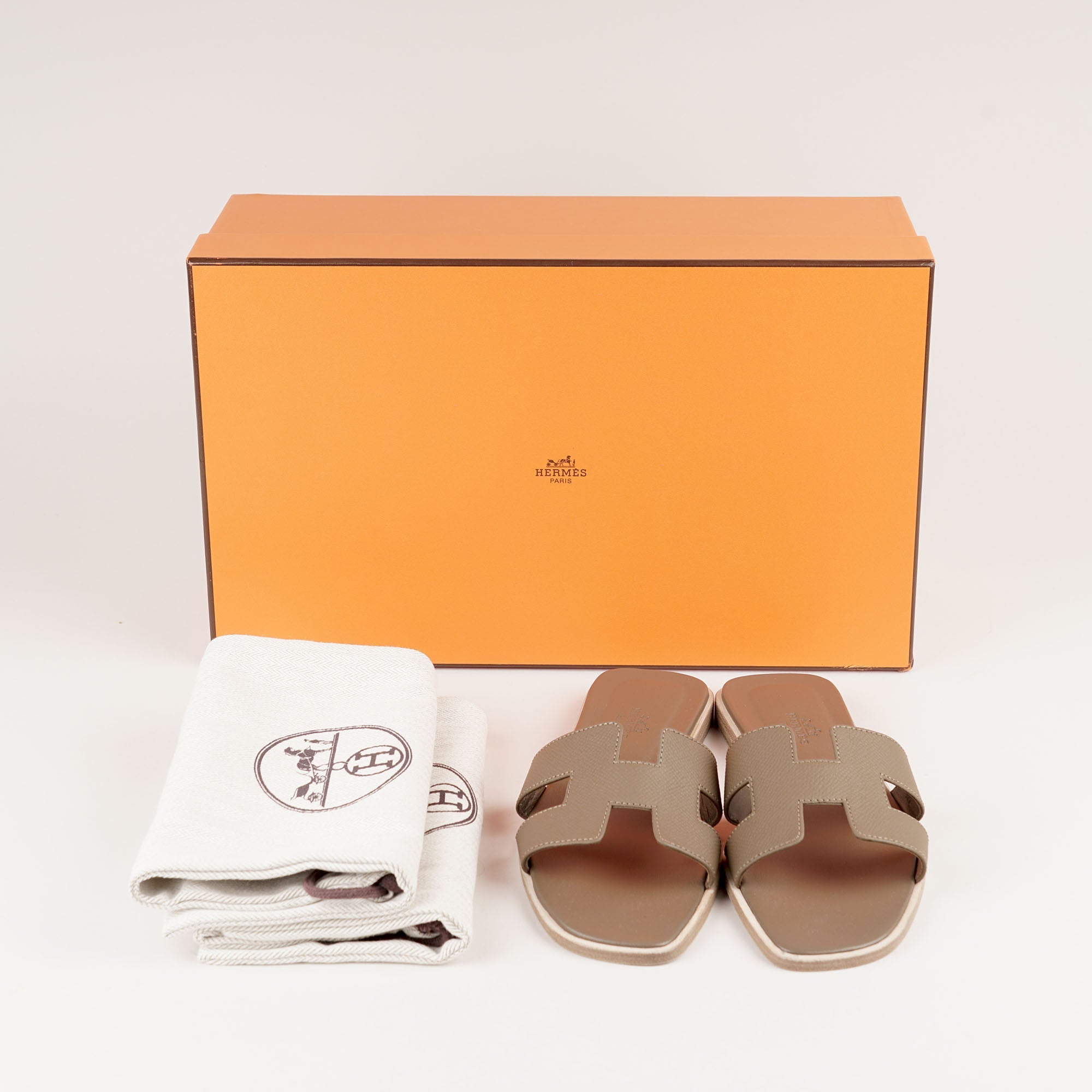 Oran Sandals 37 - HERMÈS - Affordable Luxury image